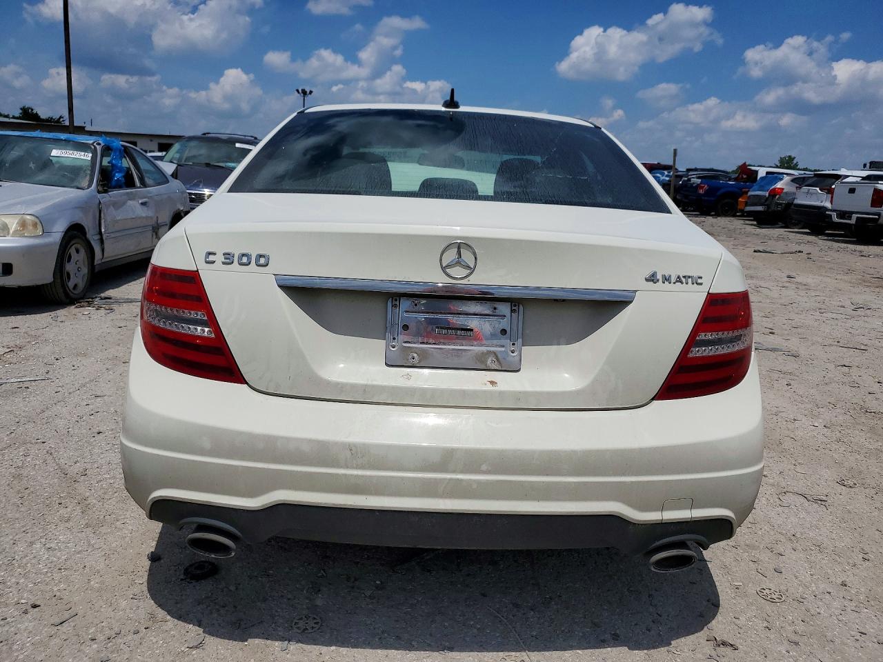 2012 Mercedes-benz C 300 4matic White vin: WDDGF8BB9CR234783