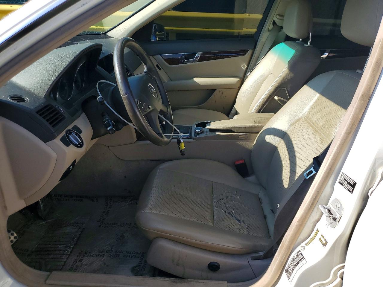 2010 Mercedes-benz C 300 4matic White vin: WDDGF8BBXAF432576