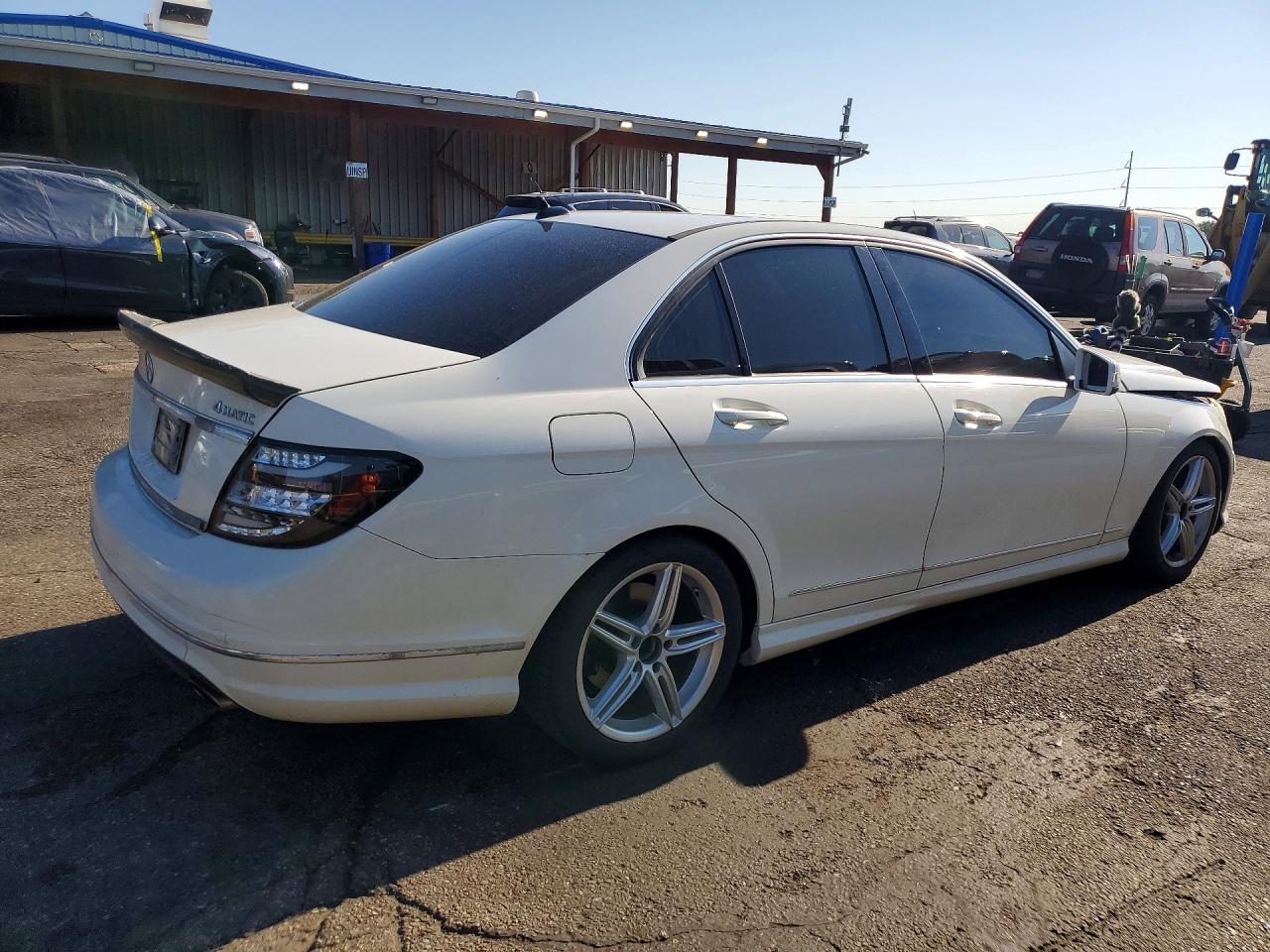 2010 Mercedes-benz C 300 4matic White vin: WDDGF8BBXAF432576