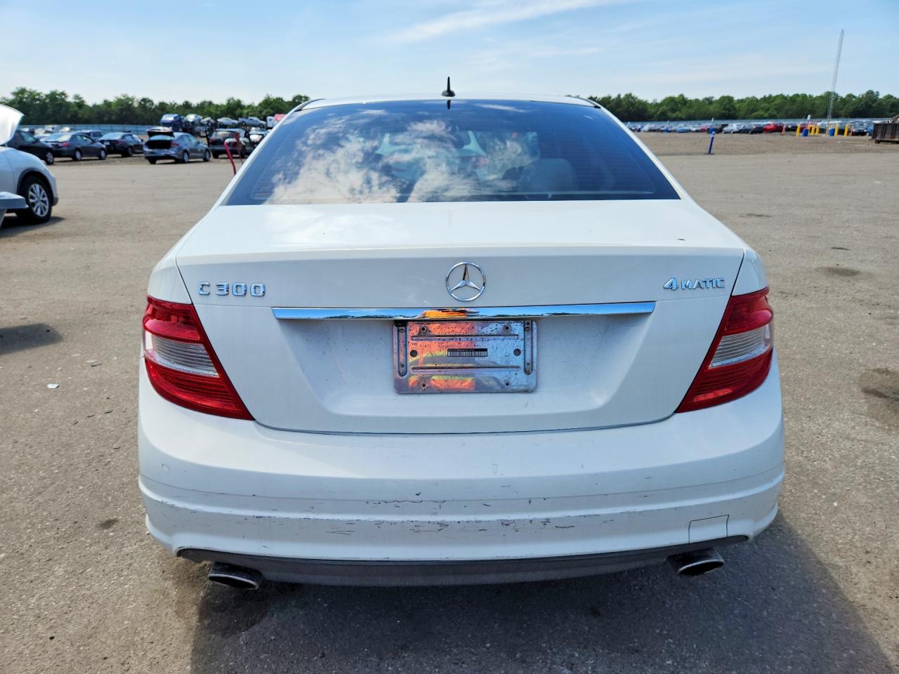 2010 Mercedes-benz C 300 4matic White vin: WDDGF8BBXAF451256