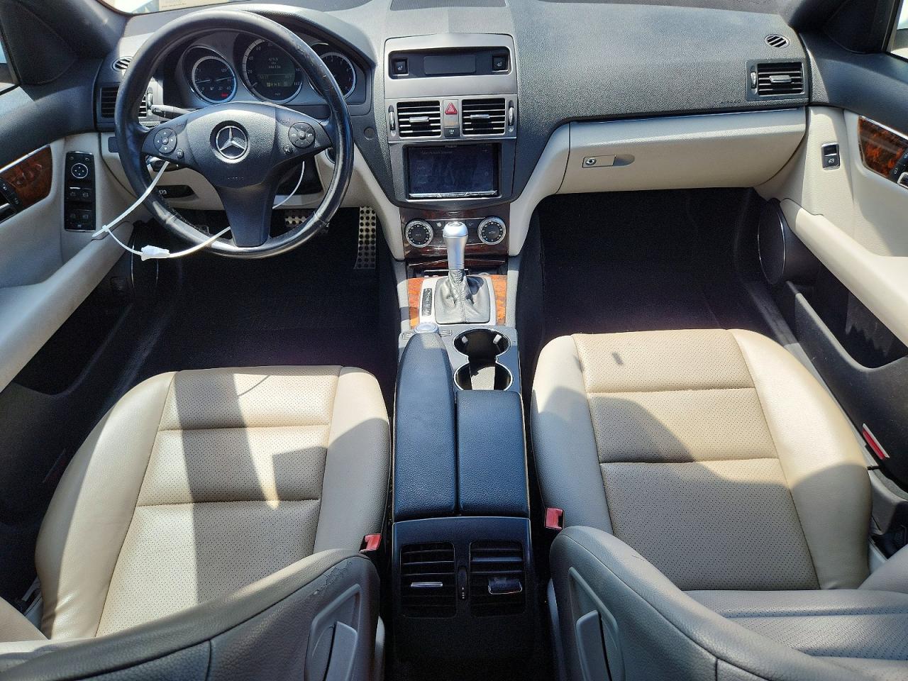 2010 Mercedes-benz C 300 4matic White vin: WDDGF8BBXAF451256