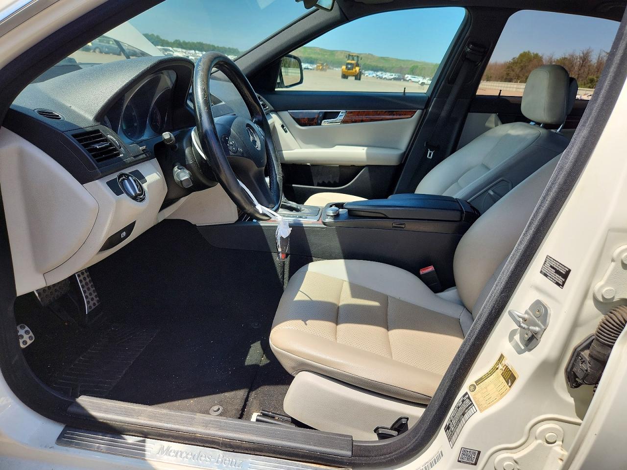 2010 Mercedes-benz C 300 4matic White vin: WDDGF8BBXAF451256