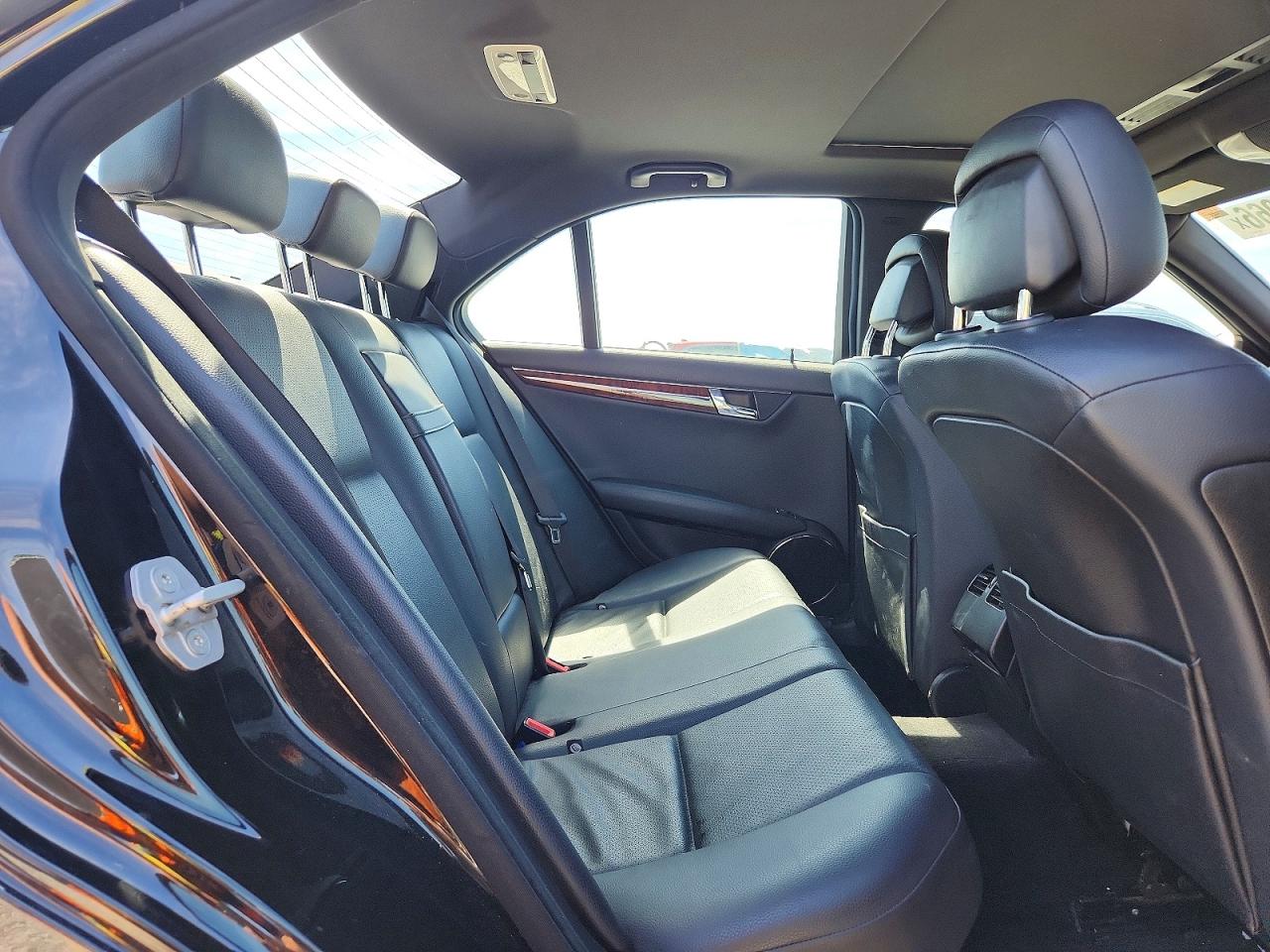 2010 Mercedes-benz C 300 4matic Black vin: WDDGF8BBXAF467375