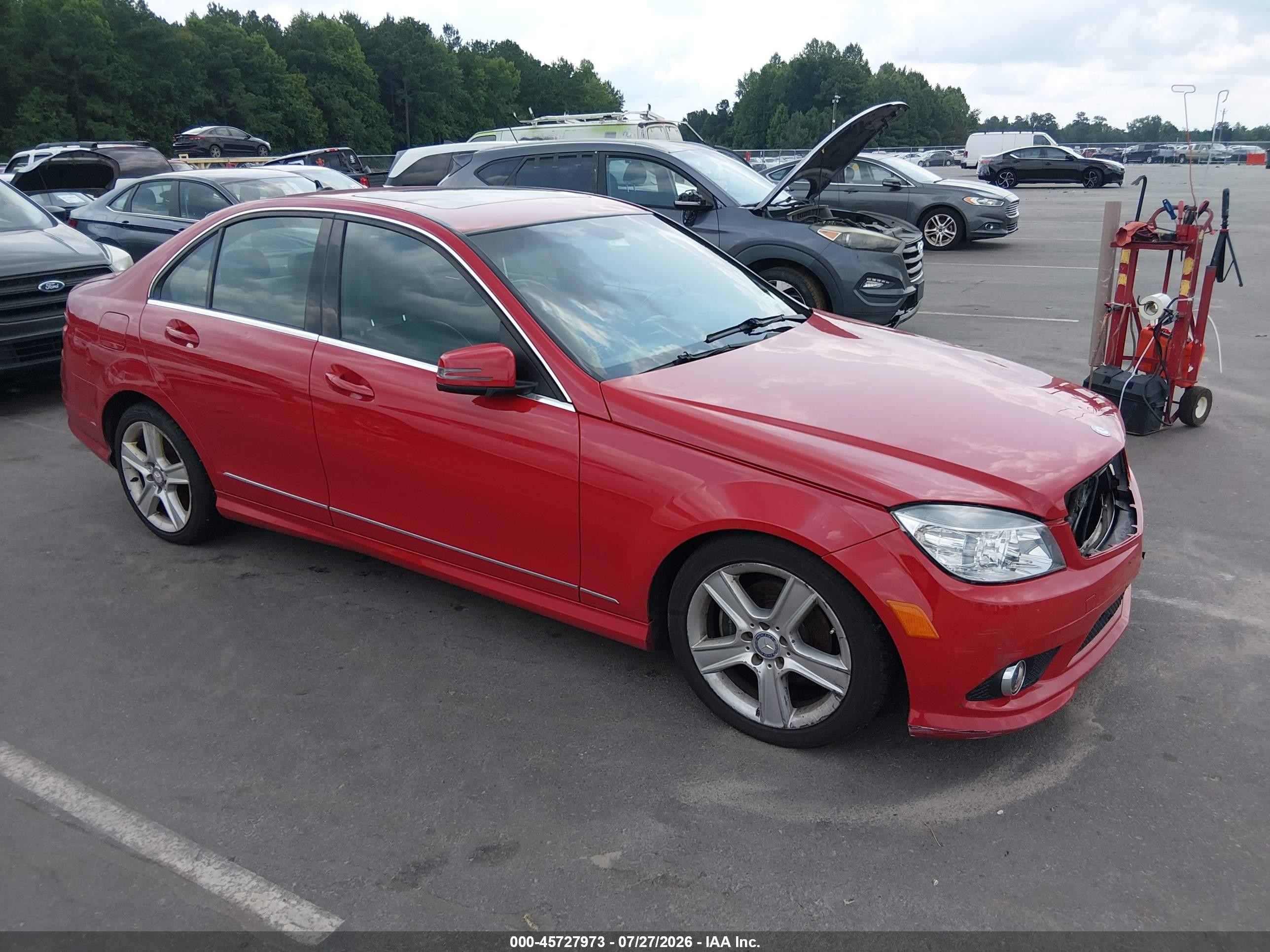 2010 Mercedes-benz C 300 Luxury 4matic/sport 4matic Красный vin: WDDGF8BBXAR088035