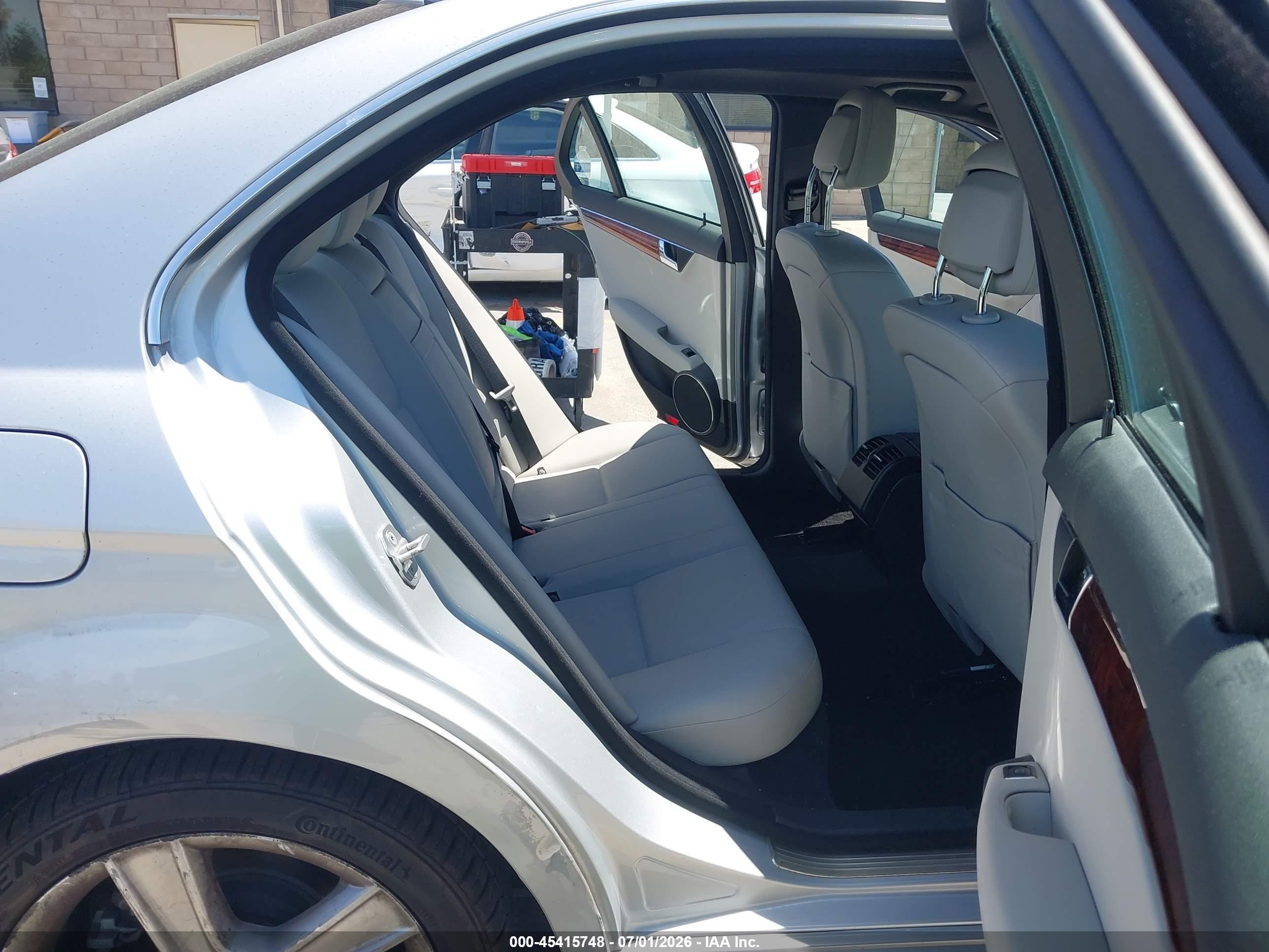 2011 Mercedes-benz C 300 Luxury 4matic/sport 4matic Gray vin: WDDGF8BBXBA506741