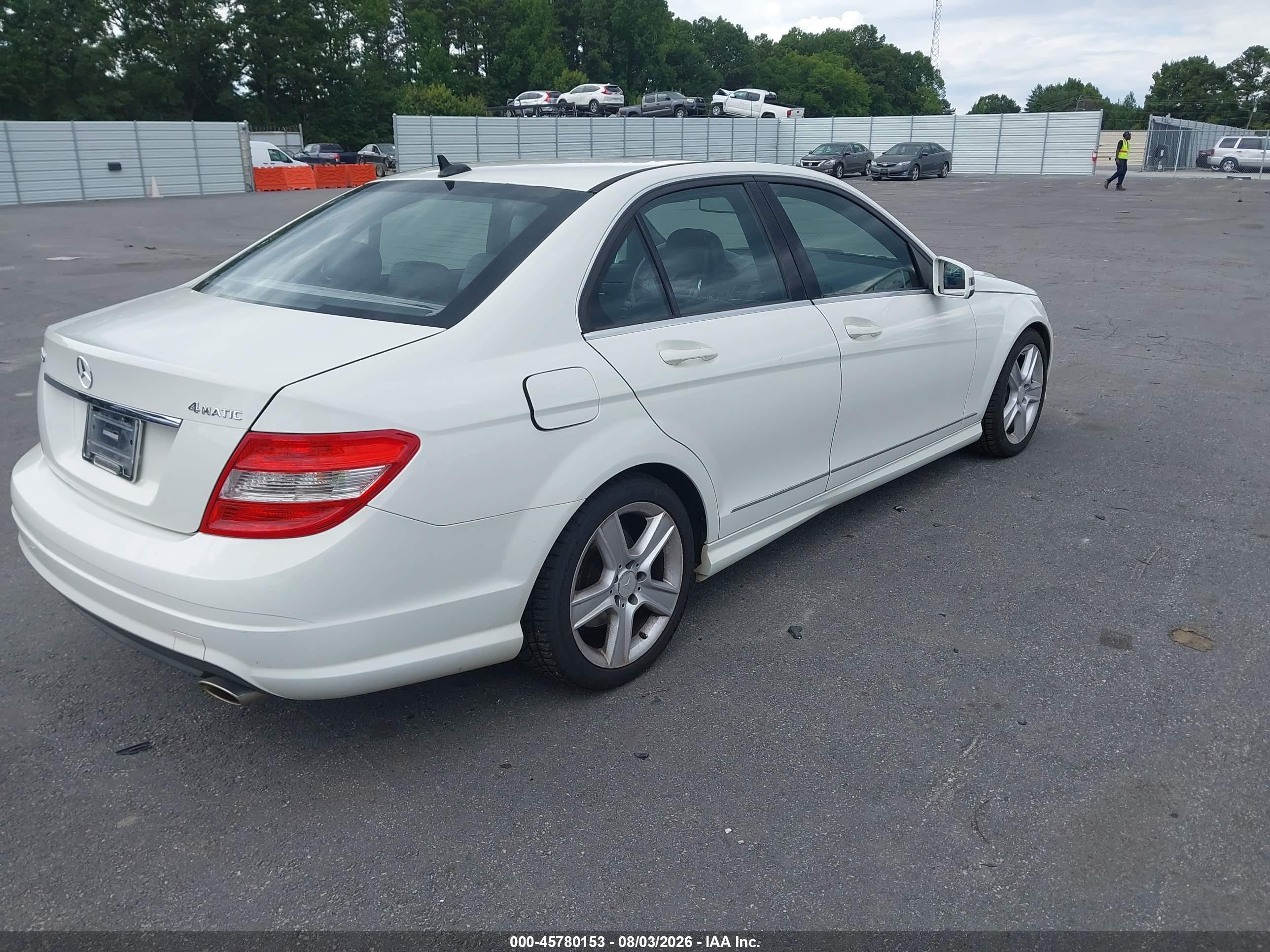 2011 Mercedes-benz C 300 Sport 4matic White vin: WDDGF8BBXBR147683