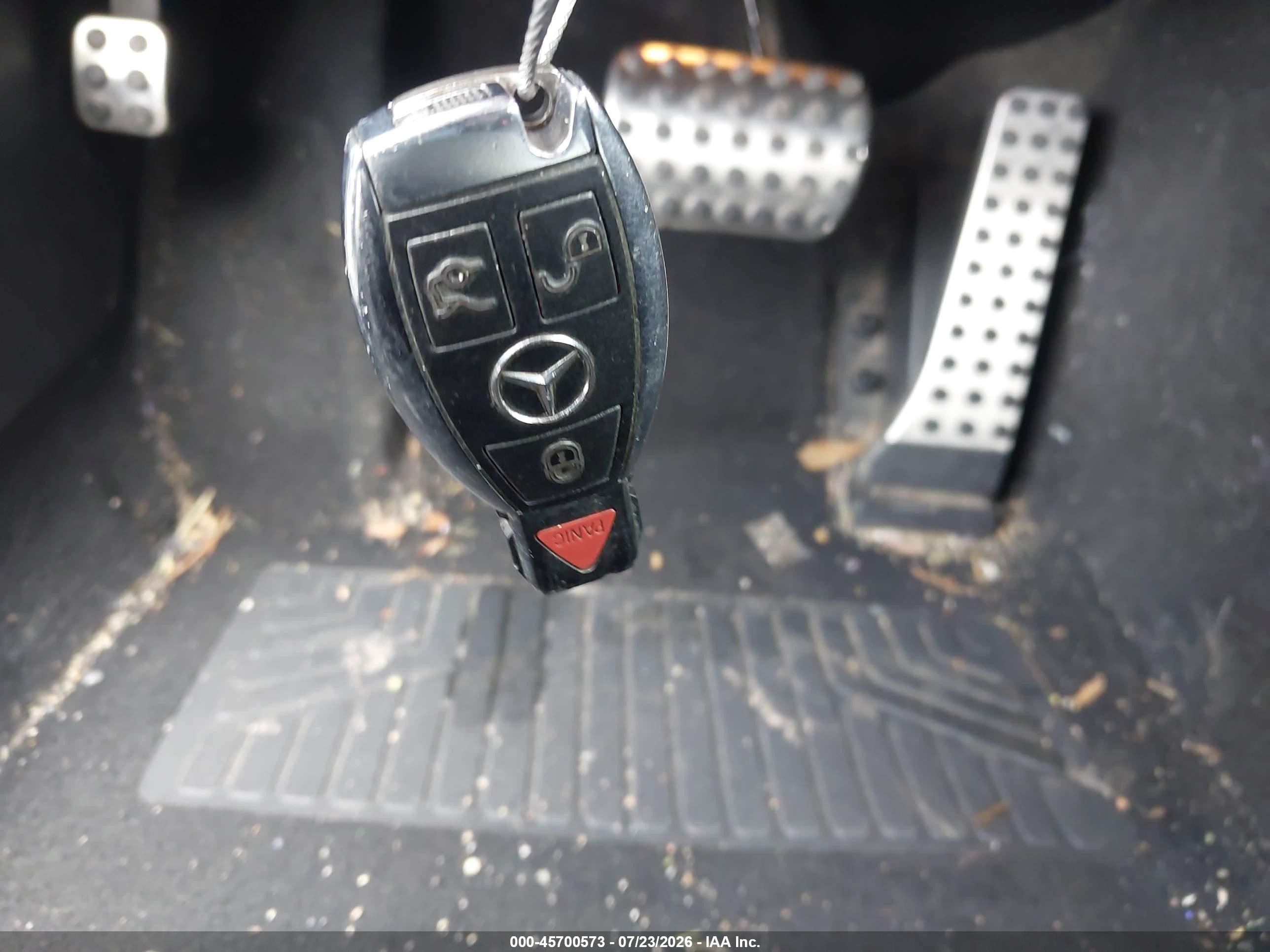 2011 Mercedes-benz C 300 Sport 4matic Серый vin: WDDGF8BBXBR168548