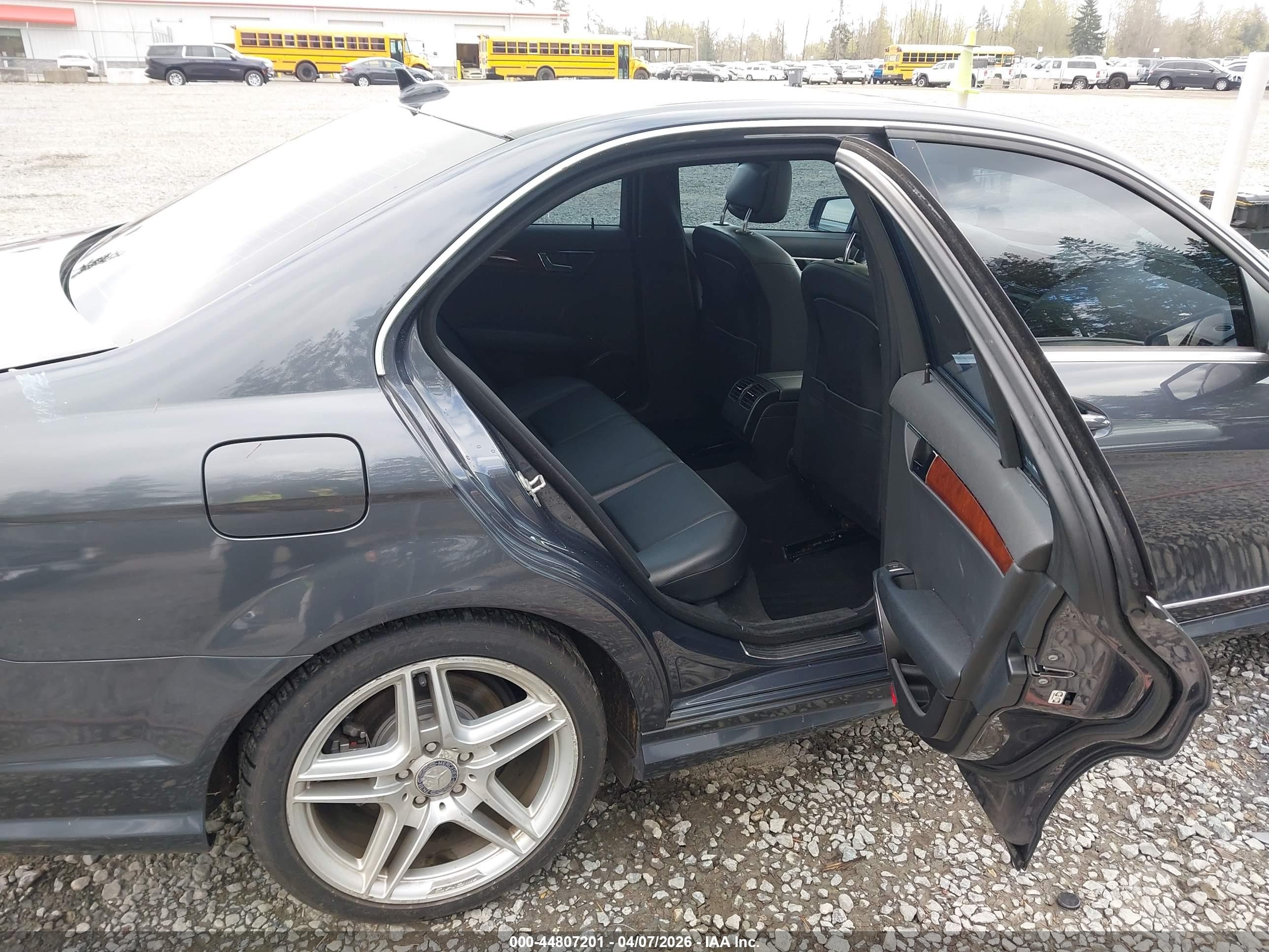 2011 Mercedes-benz C 300 Luxury 4matic/sport 4matic Серый vin: WDDGF8BBXBR186015