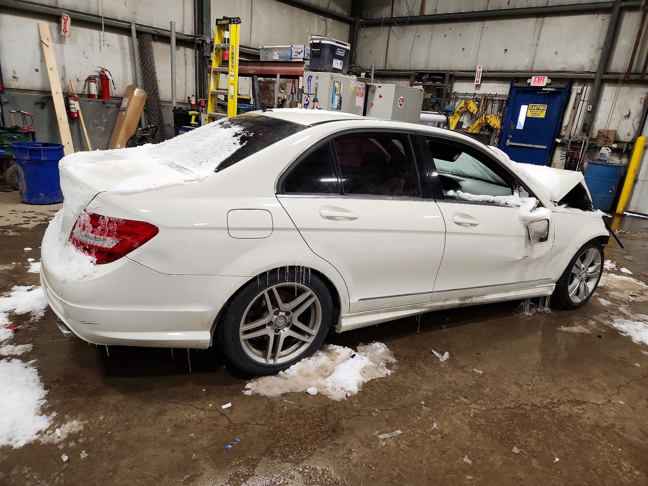 2012 Mercedes-benz C 300 4matic White vin: WDDGF8BBXCA676552