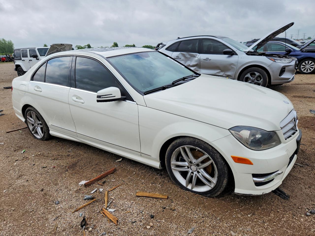 2012 Mercedes-benz C 300 4matic White vin: WDDGF8BBXCA689138