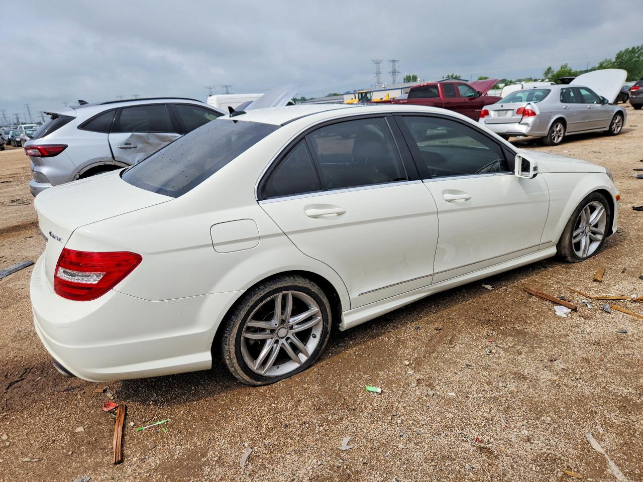 2012 Mercedes-benz C 300 4matic White vin: WDDGF8BBXCA689138