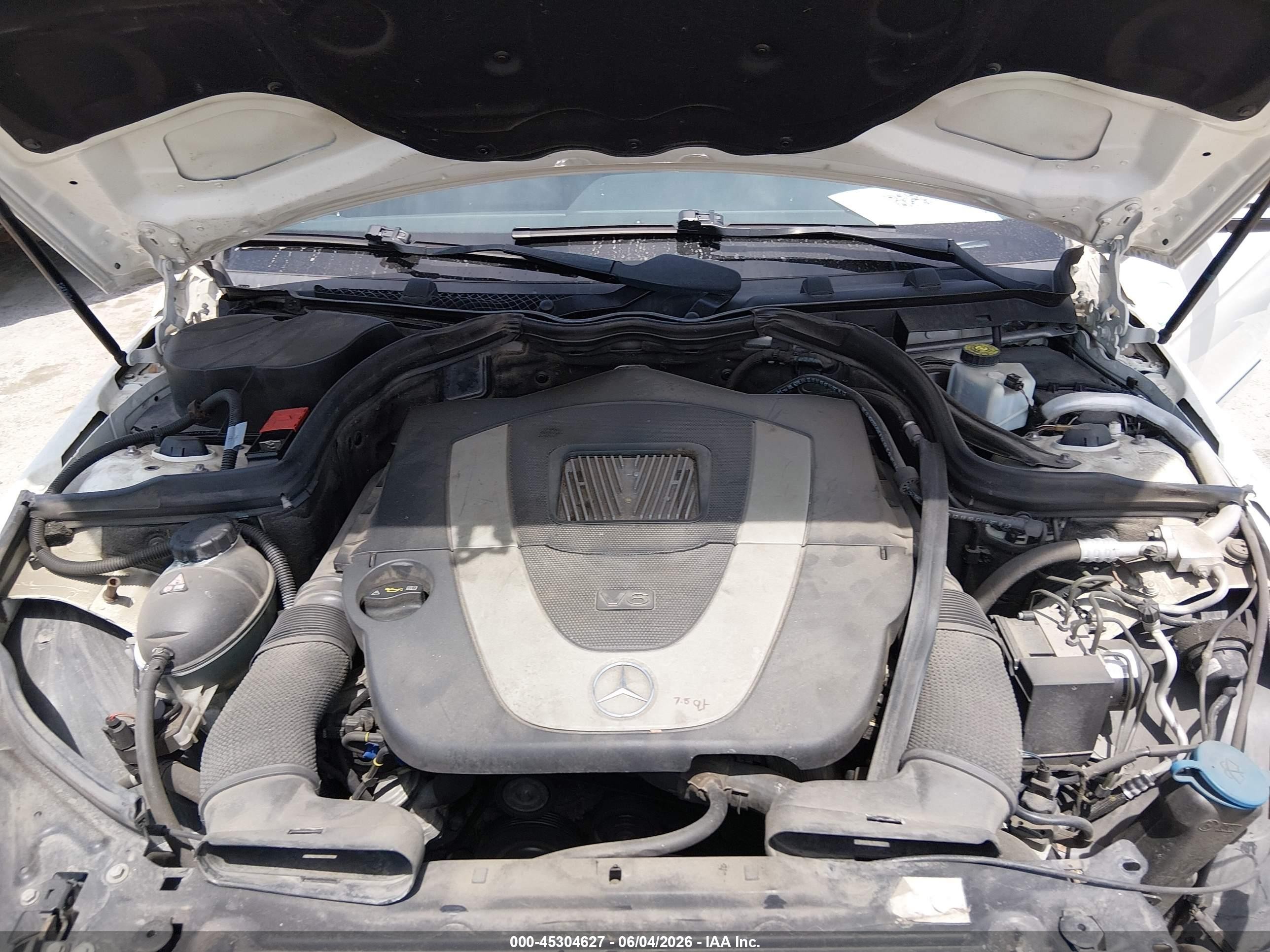 2012 Mercedes-benz C 300 Sport 4matic White vin: WDDGF8BBXCA695473