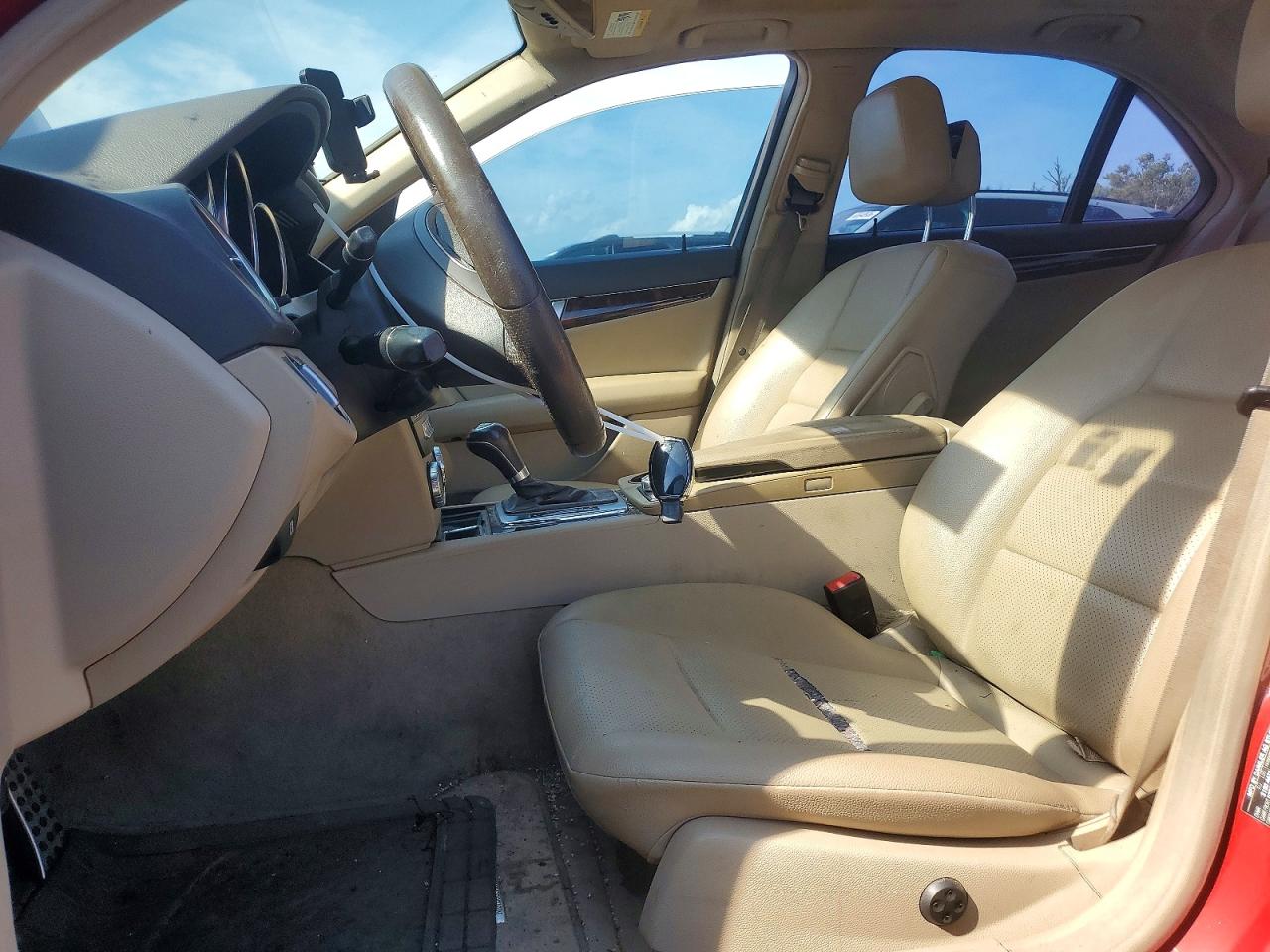 2012 Mercedes-benz C 300 4matic Red vin: WDDGF8BBXCF862563