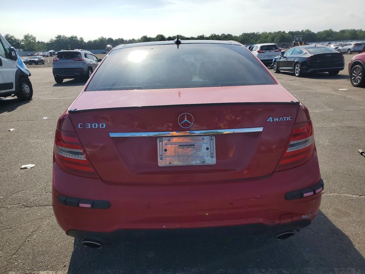 2012 Mercedes-benz C 300 4matic Red vin: WDDGF8BBXCF862563
