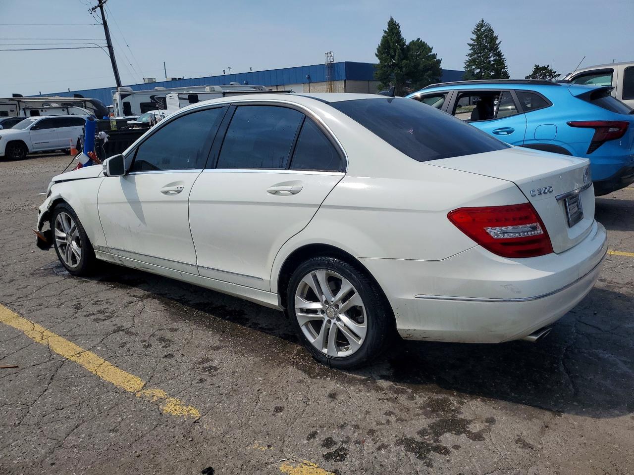 2012 Mercedes-benz C 300 4matic White vin: WDDGF8BBXCF916654