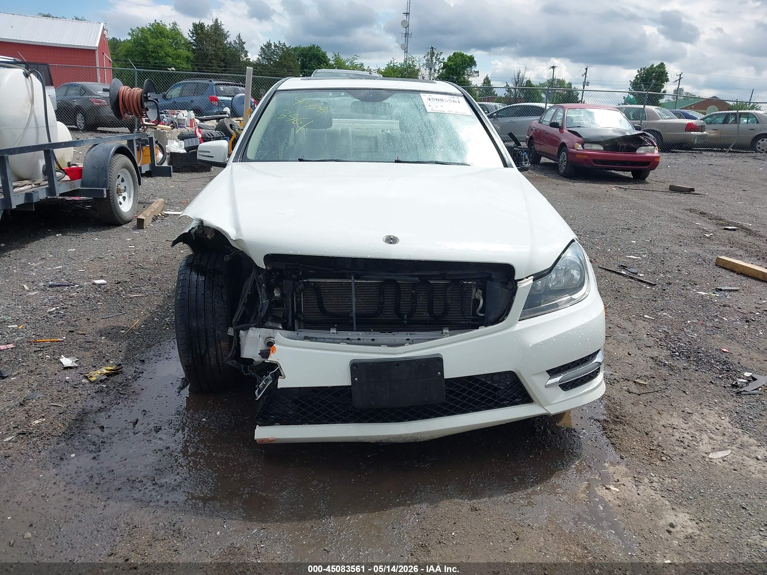 2012 Mercedes-benz C 300 Sport 4matic White vin: WDDGF8BBXCR206426