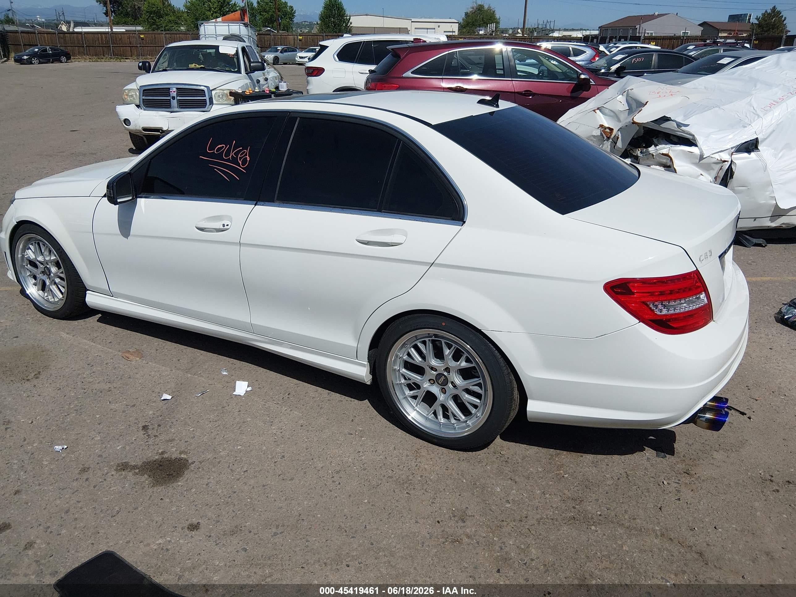 2012 Mercedes-benz C 300 Sport 4matic White vin: WDDGF8BBXCR230189