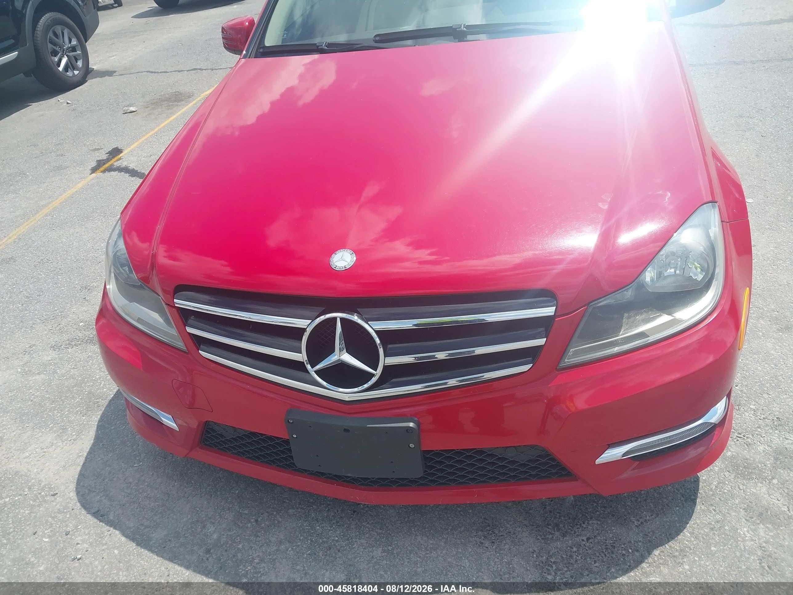 2012 Mercedes-benz C 300 Sport 4matic Red vin: WDDGF8BBXCR238020