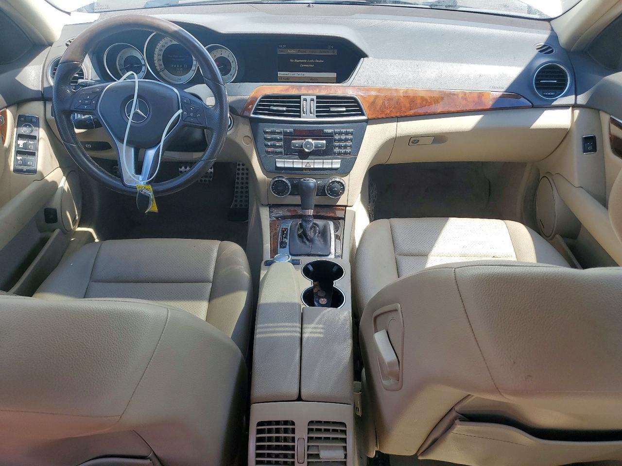 2012 Mercedes-benz C 300 4matic White vin: WDDGF8BBXCR239684