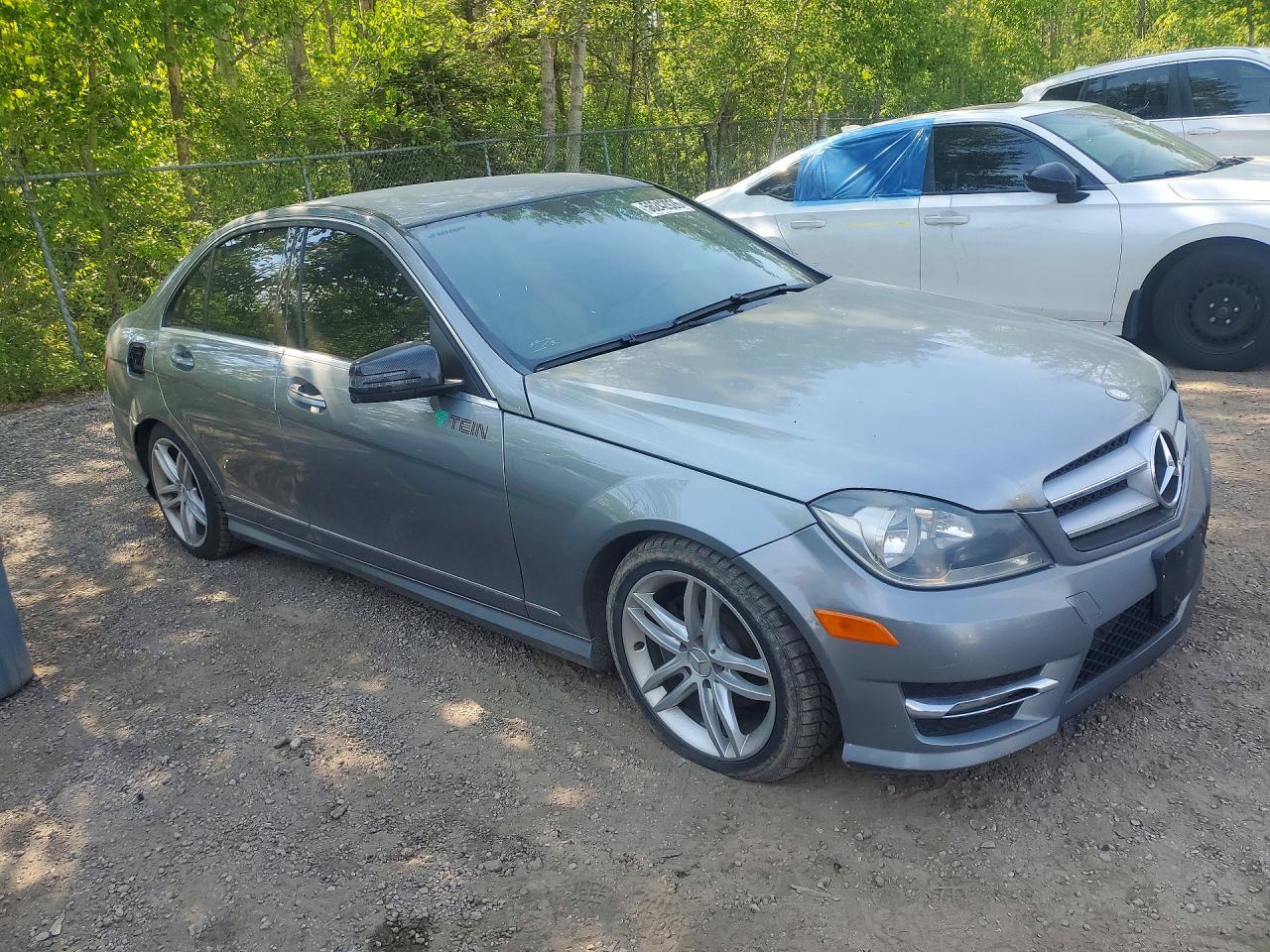 2012 Mercedes-benz C 250 4matic Серый vin: WDDGF8FB0CA709066