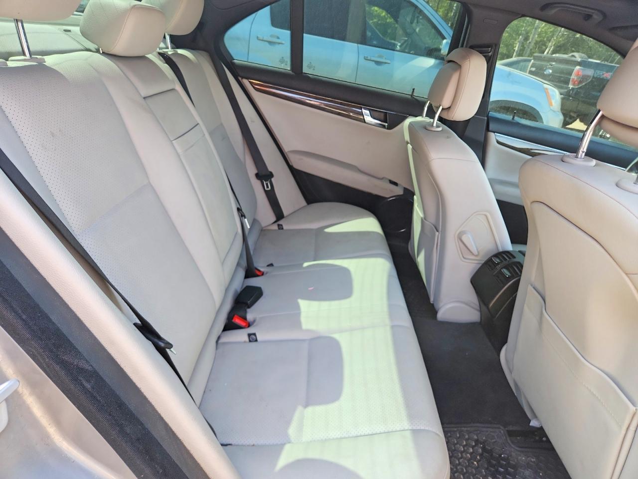 2011 Mercedes-benz C 250 4matic Silver vin: WDDGF8FB4BF548075