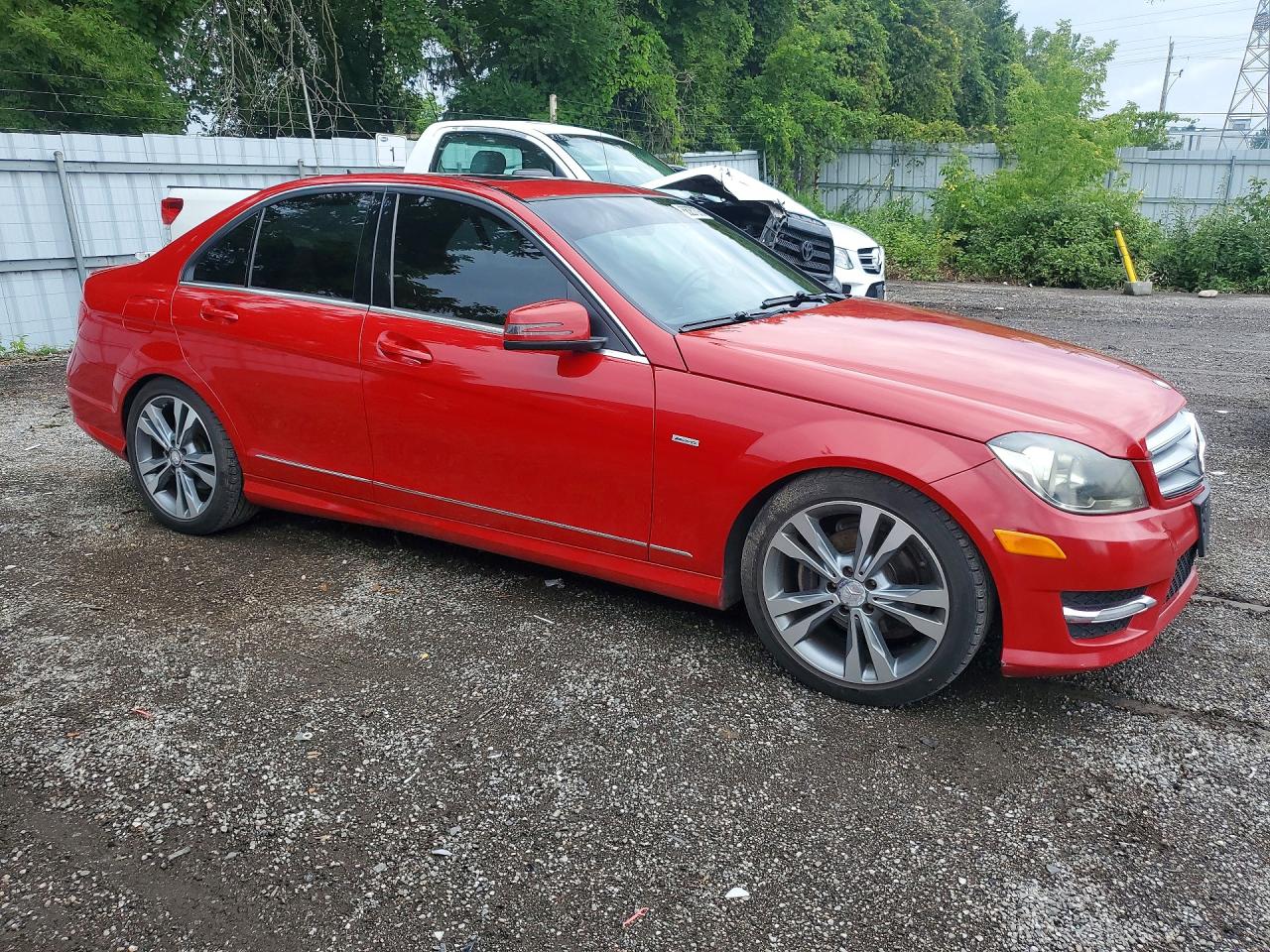 2012 Mercedes-benz C 250 4matic Красный vin: WDDGF8FB7CA688717