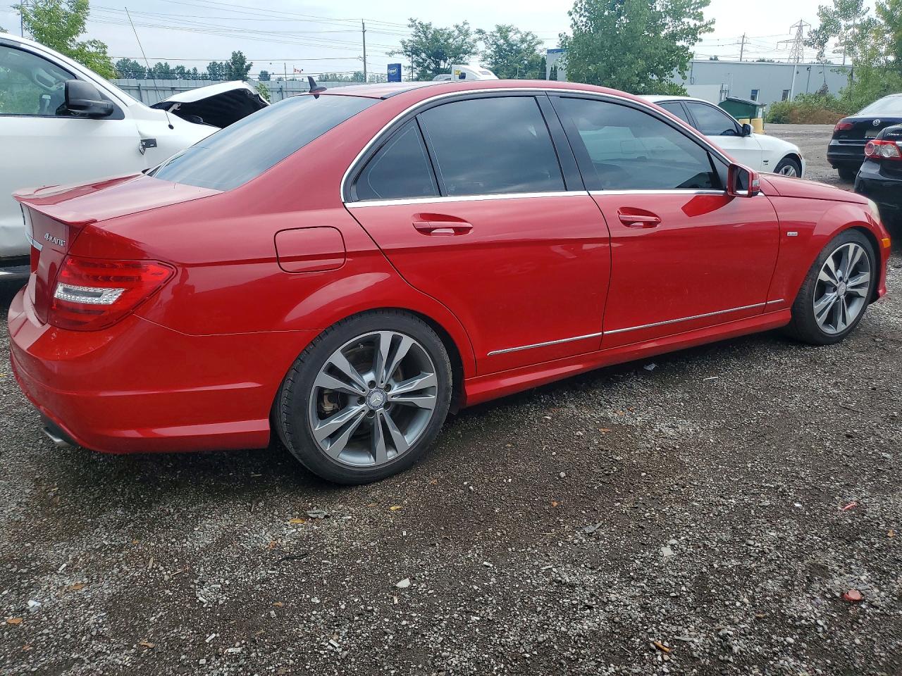 2012 Mercedes-benz C 250 4matic Красный vin: WDDGF8FB7CA688717