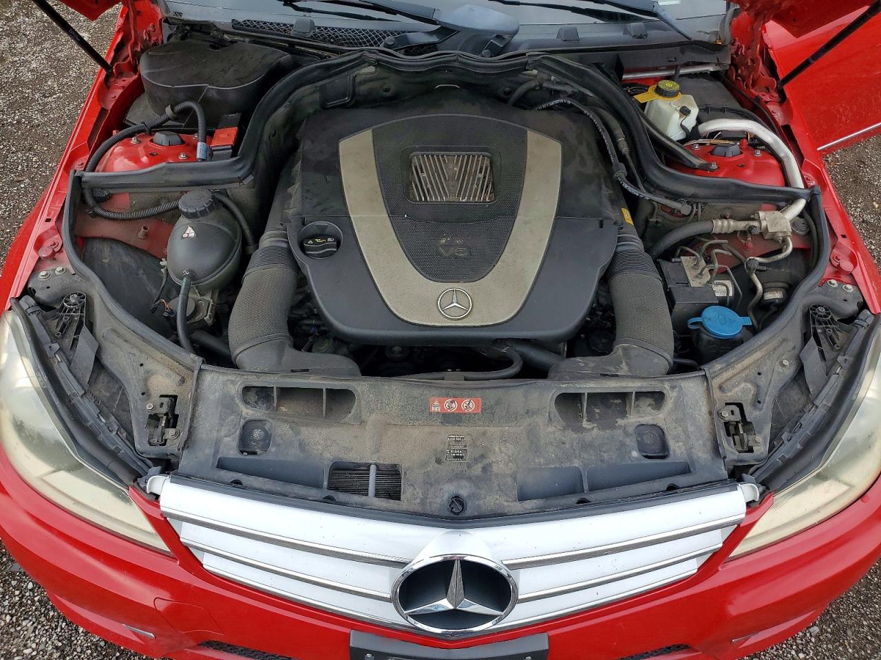 2012 Mercedes-benz C 250 4matic Красный vin: WDDGF8FB7CA688717