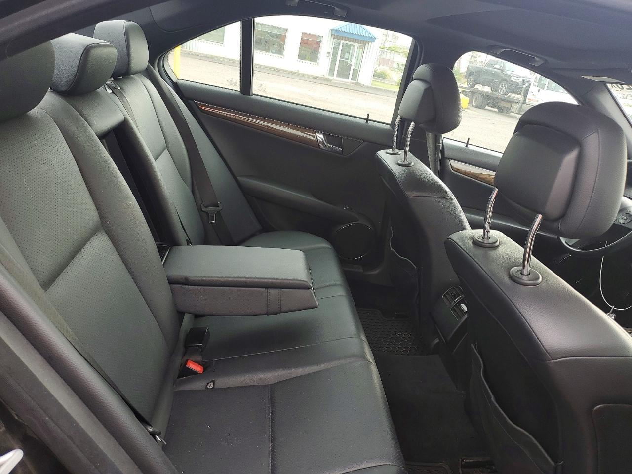 2010 Mercedes-benz C 350 4matic Black vin: WDDGF8HB4AF505464