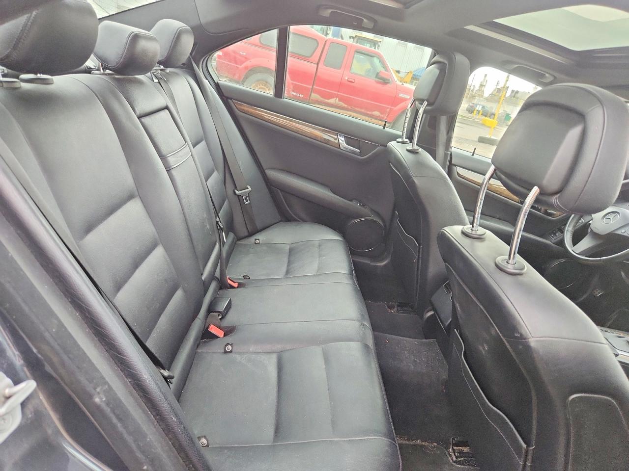 2011 Mercedes-benz C 350 4matic Черный vin: WDDGF8HB7BF552831