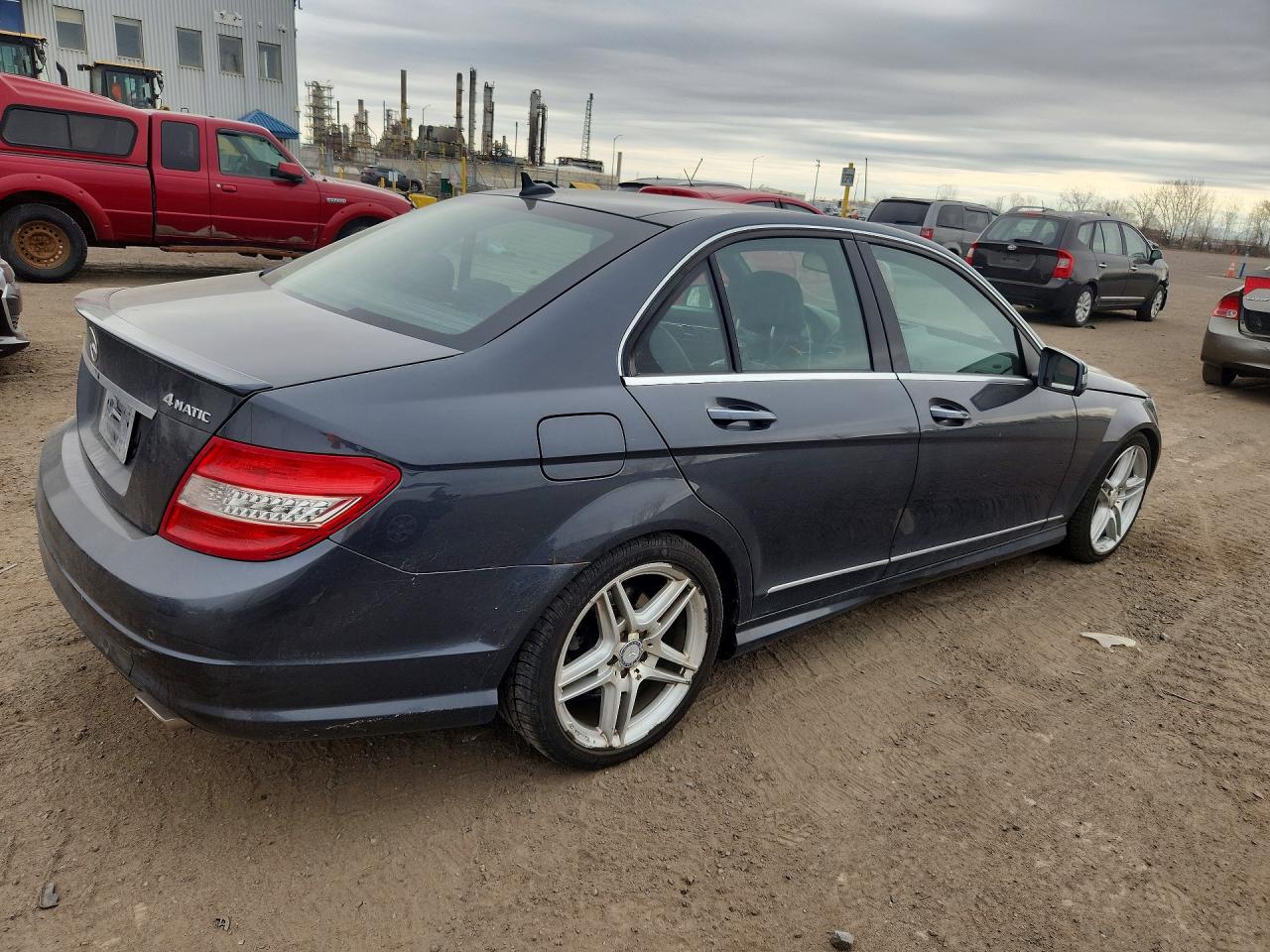 2011 Mercedes-benz C 350 4matic Черный vin: WDDGF8HB7BF552831