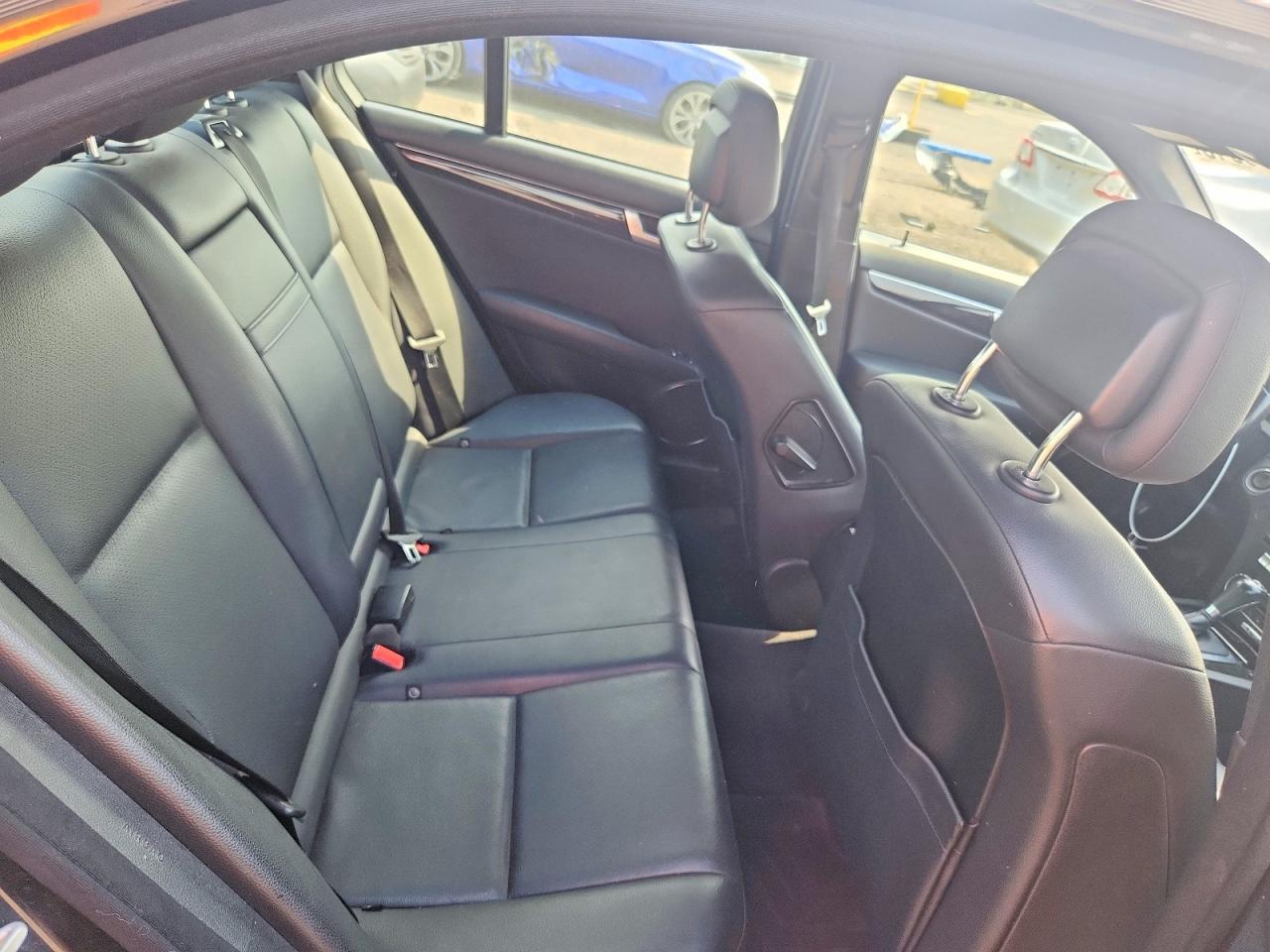 2013 Mercedes-benz C 350 4matic Blue vin: WDDGF8JB5DA797802