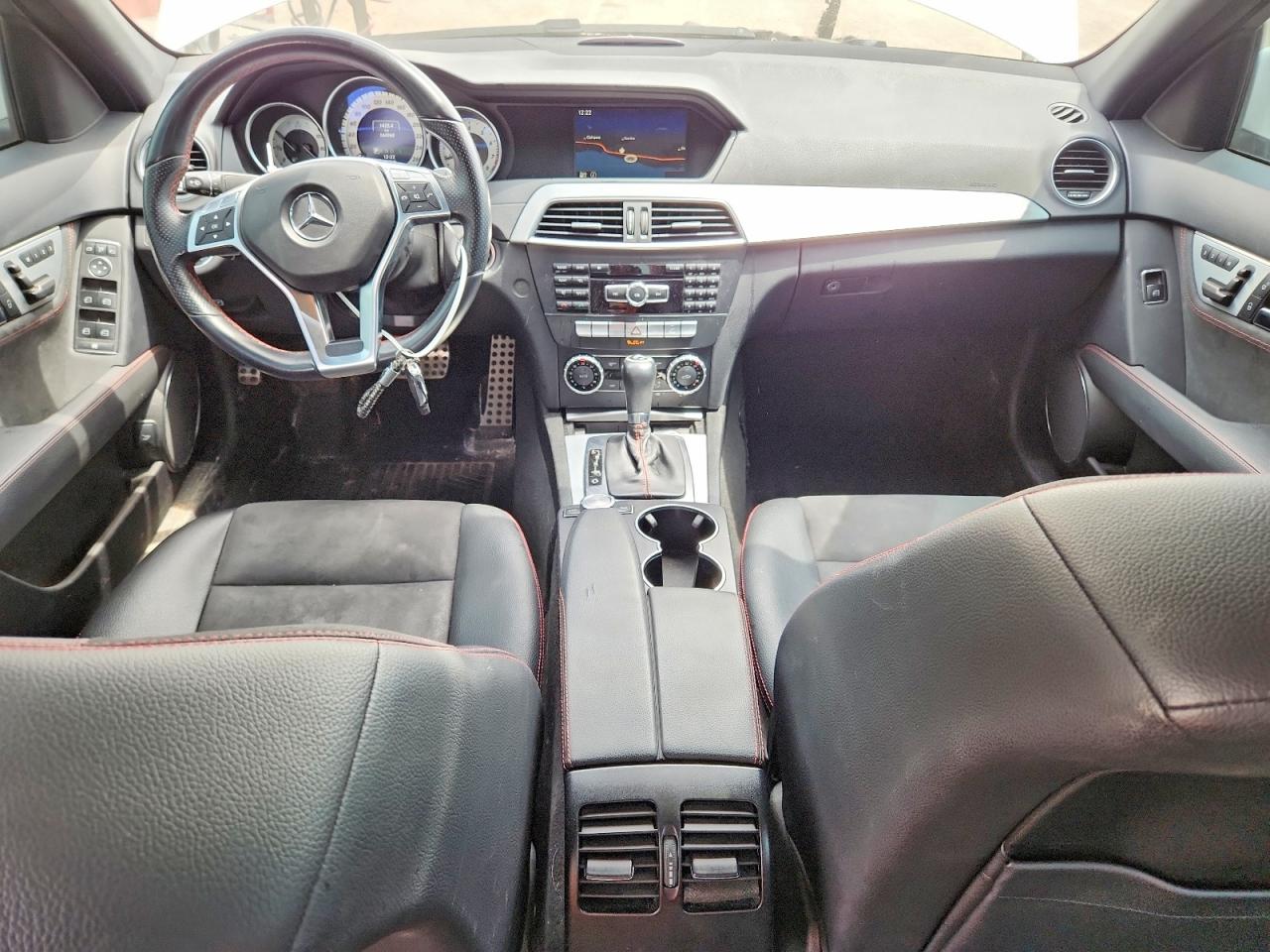 2014 Mercedes-benz C 350 4matic Белый vin: WDDGF8JB6EA960006