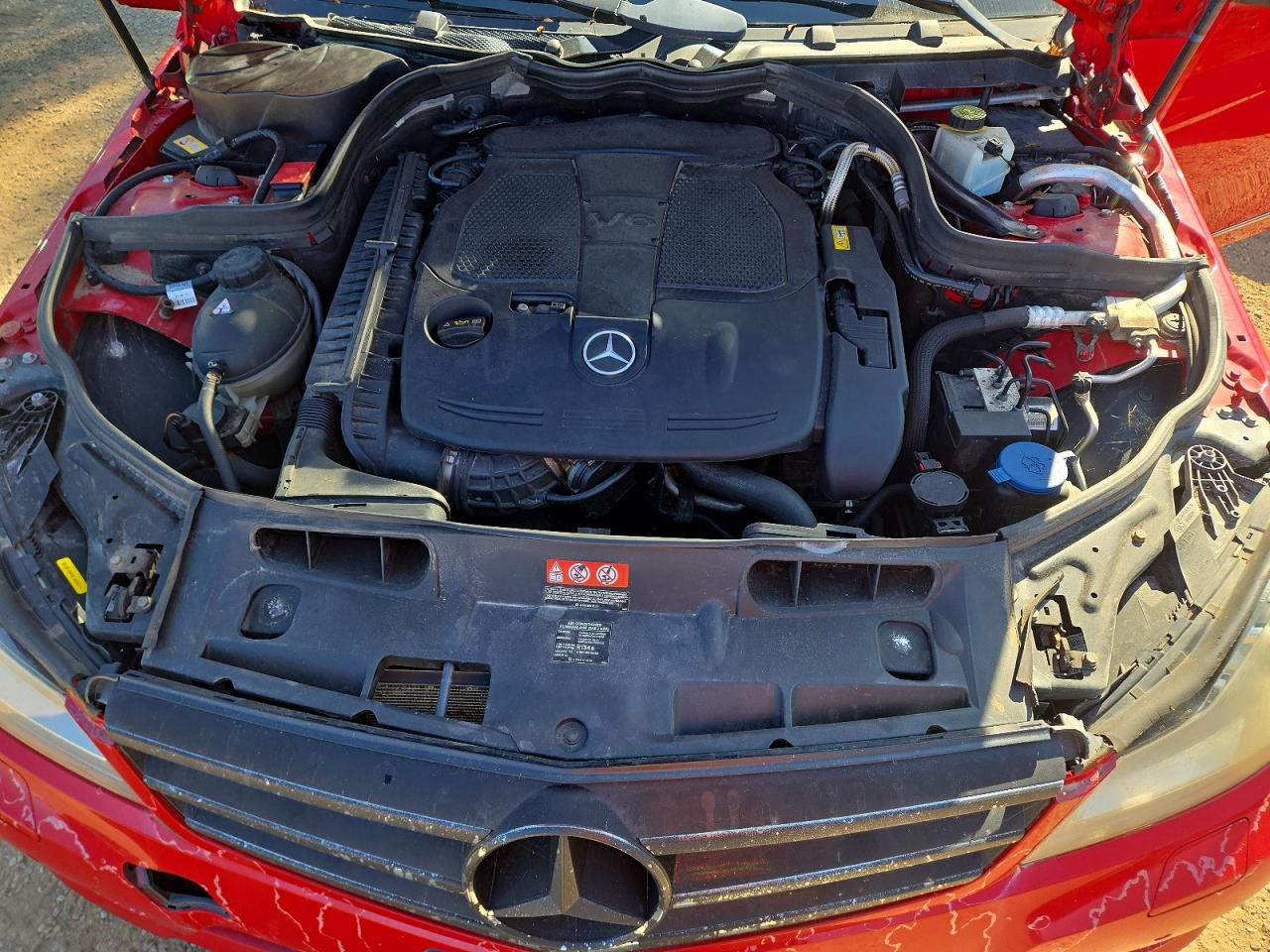 2014 Mercedes-benz C 350 4matic Red vin: WDDGF8JB9EA920566