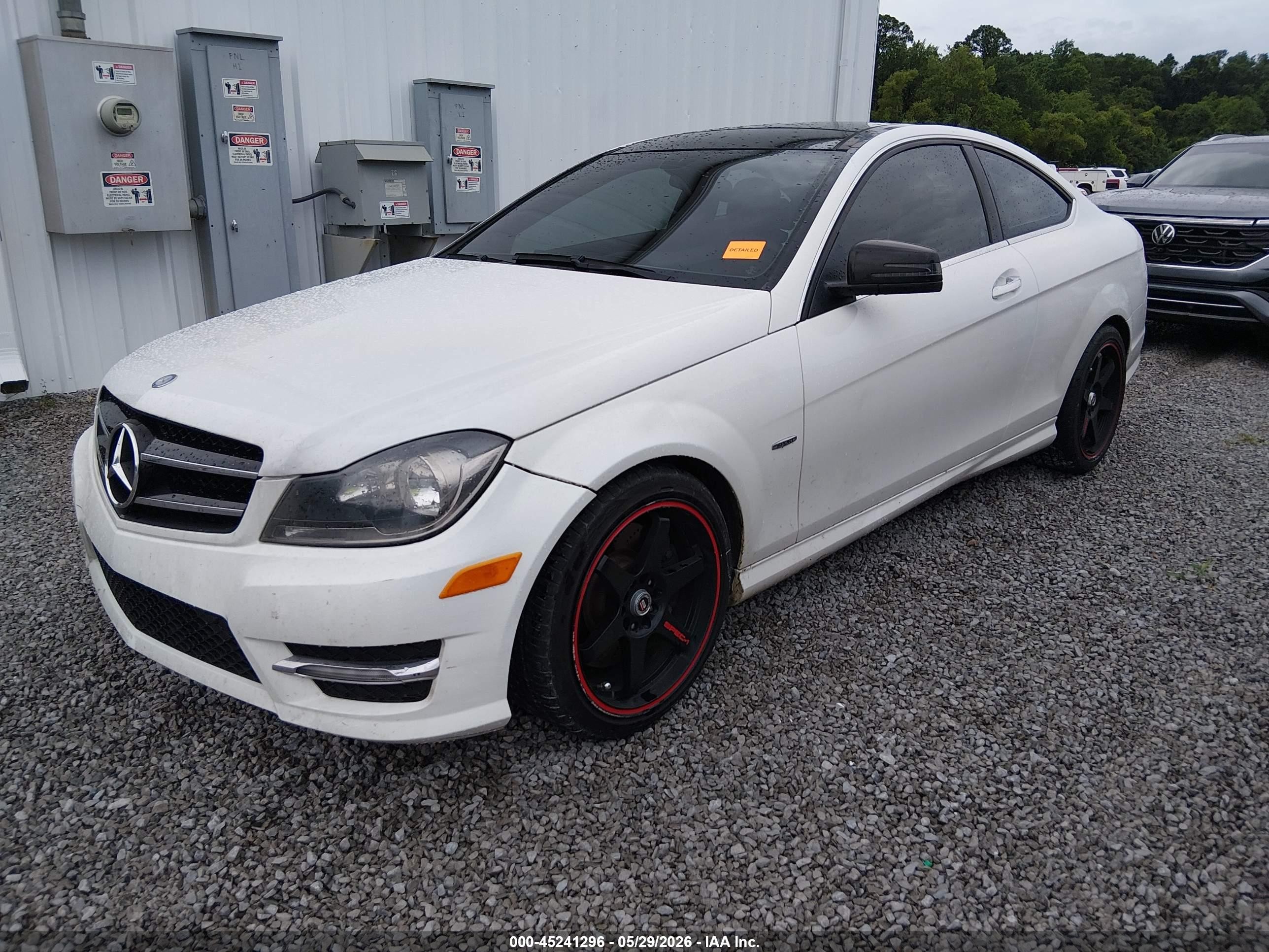 2013 Mercedes-benz C 250   Белый vin: WDDGJ4HB0DF956600