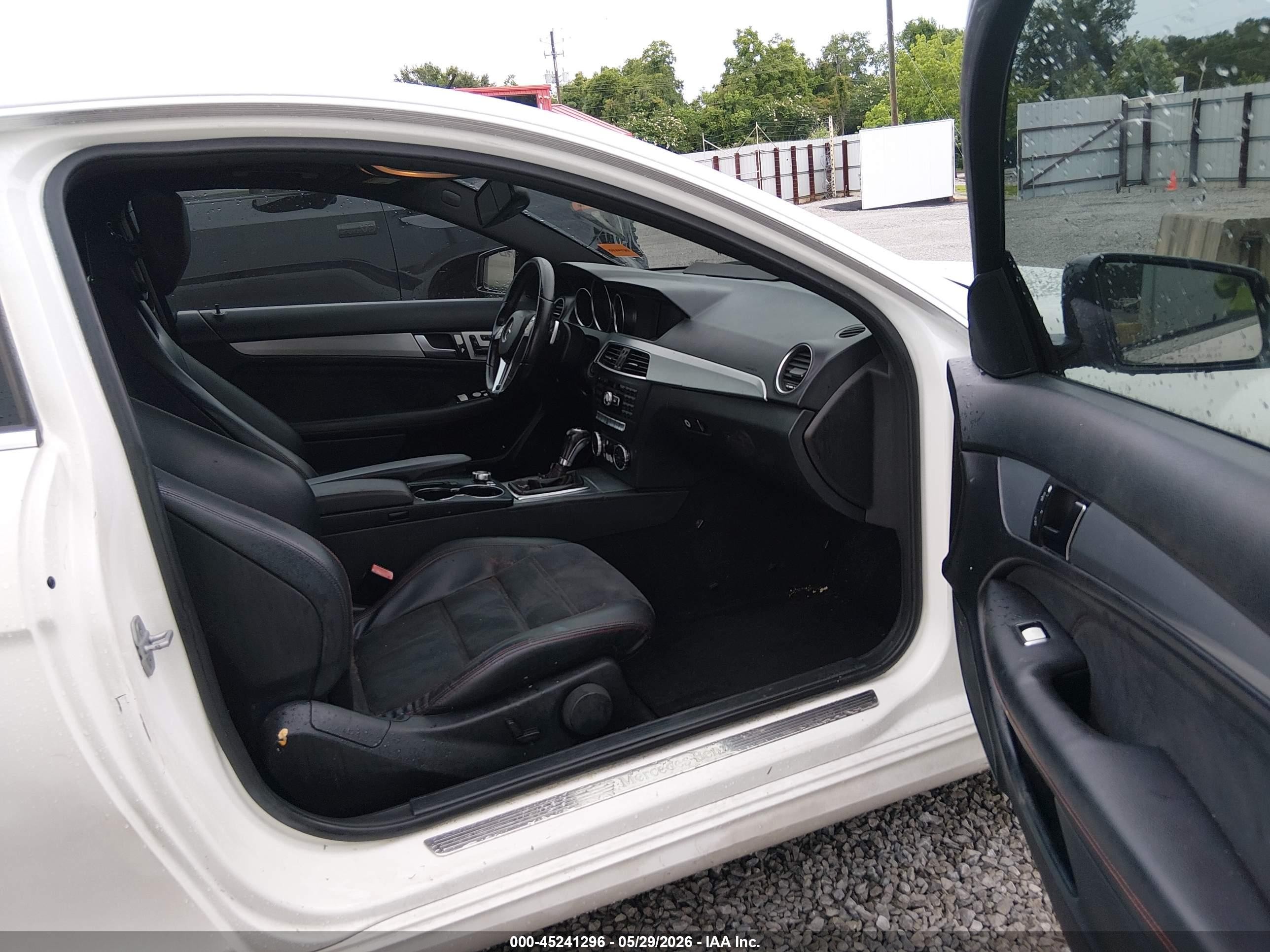 2013 Mercedes-benz C 250   Белый vin: WDDGJ4HB0DF956600