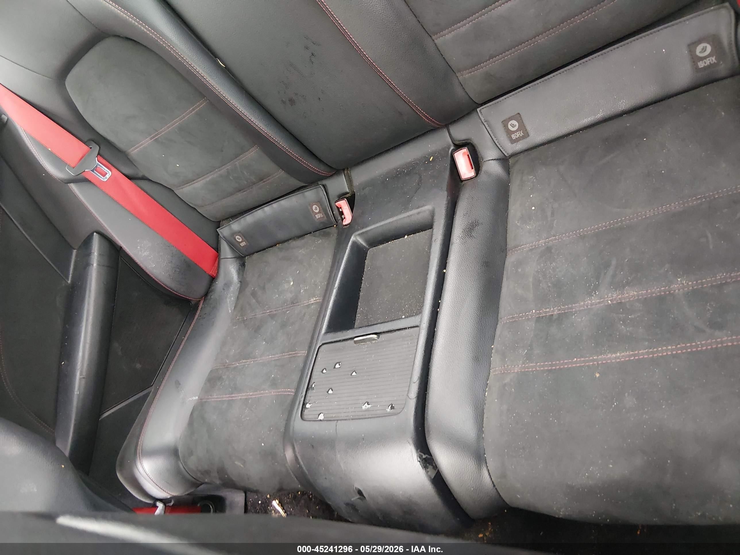 2013 Mercedes-benz C 250   Белый vin: WDDGJ4HB0DF956600