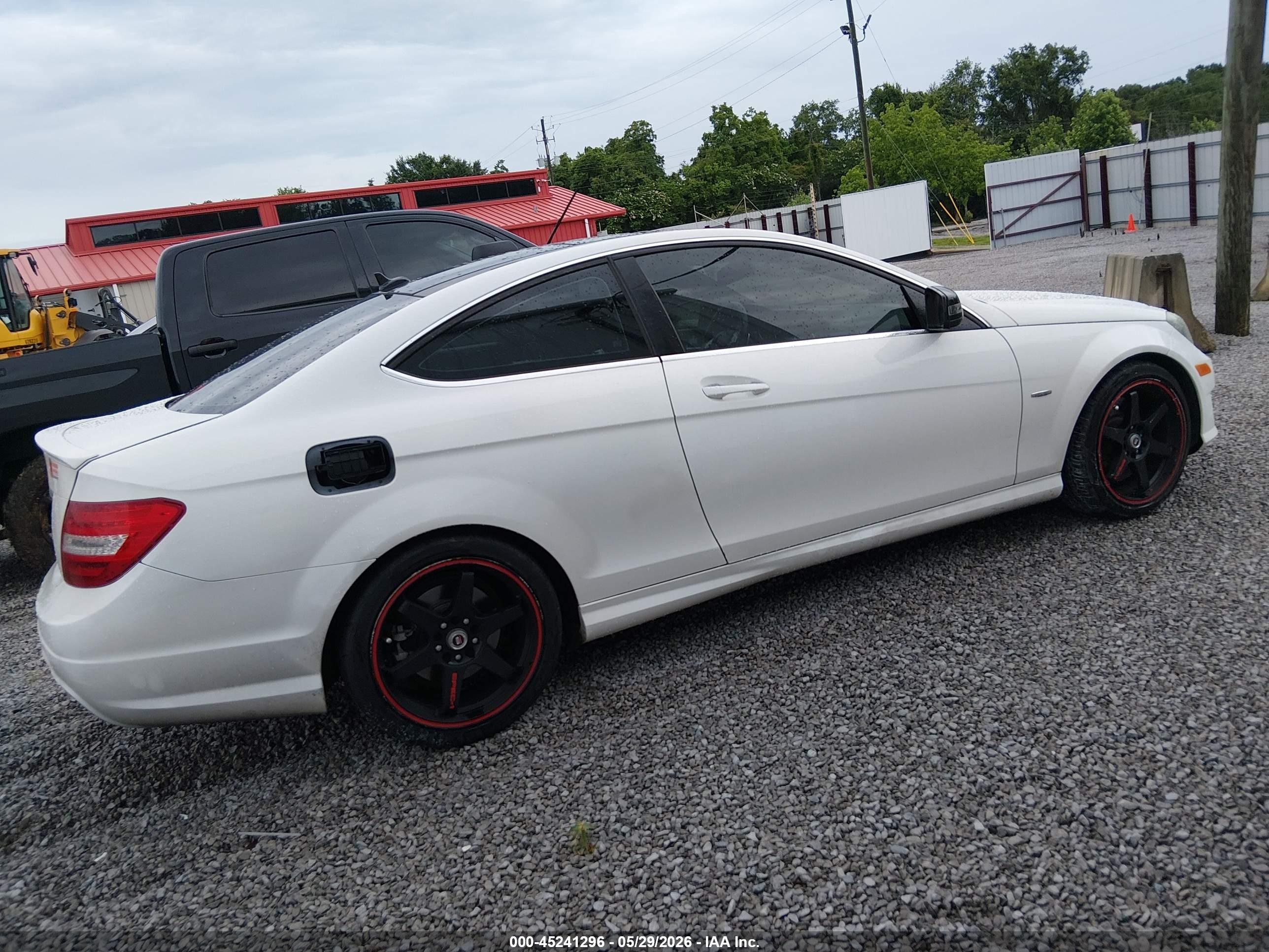 2013 Mercedes-benz C 250   Белый vin: WDDGJ4HB0DF956600