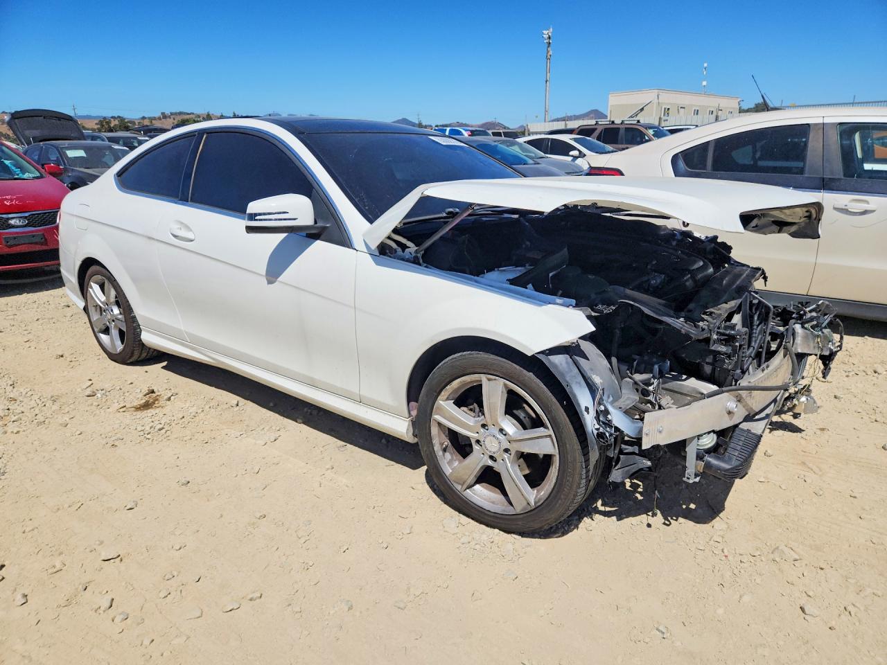2013 Mercedes-benz C 250 White vin: WDDGJ4HB0DF977527