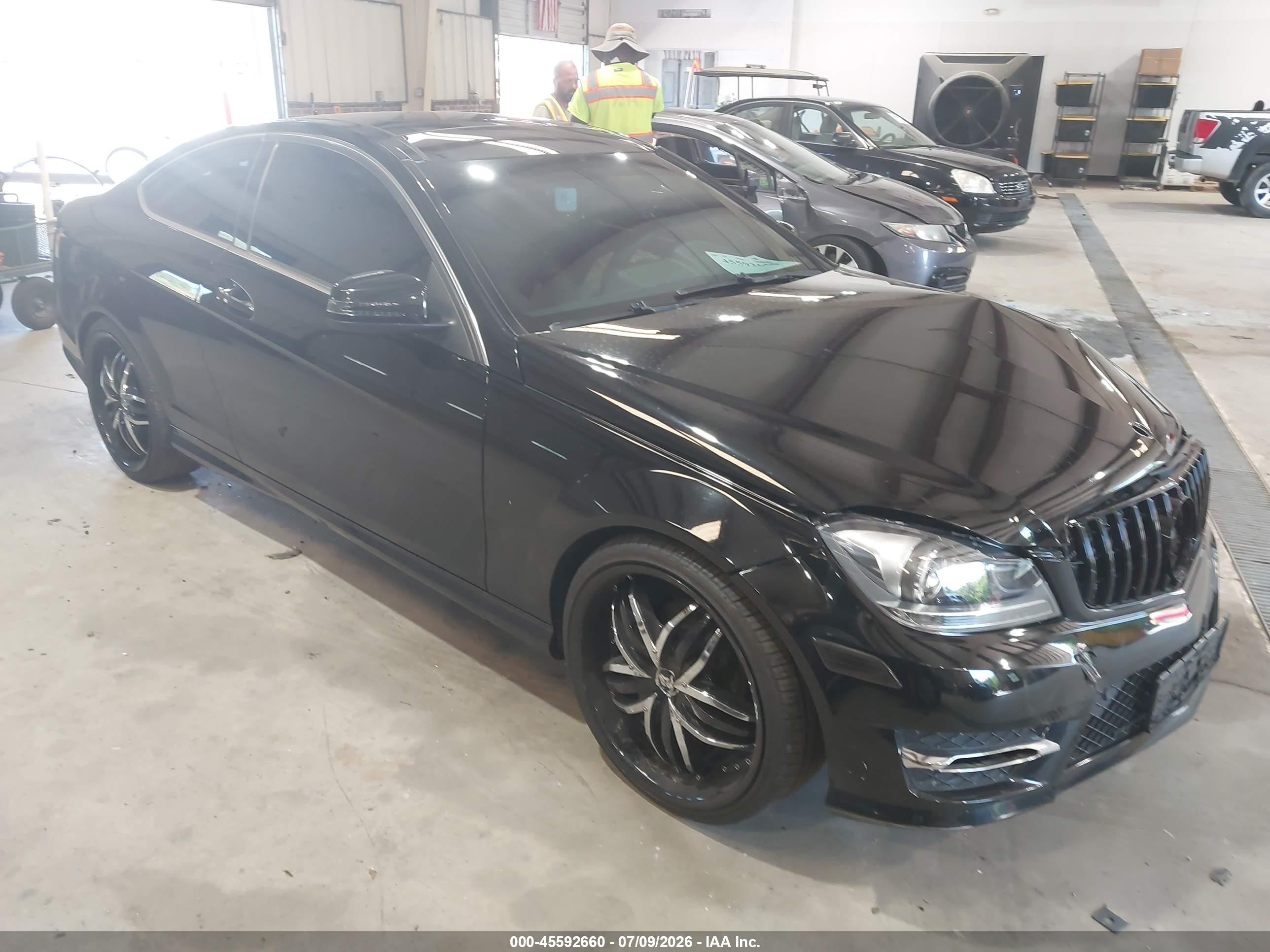 2013 Mercedes-benz C 250 Черный vin: WDDGJ4HB0DF992139