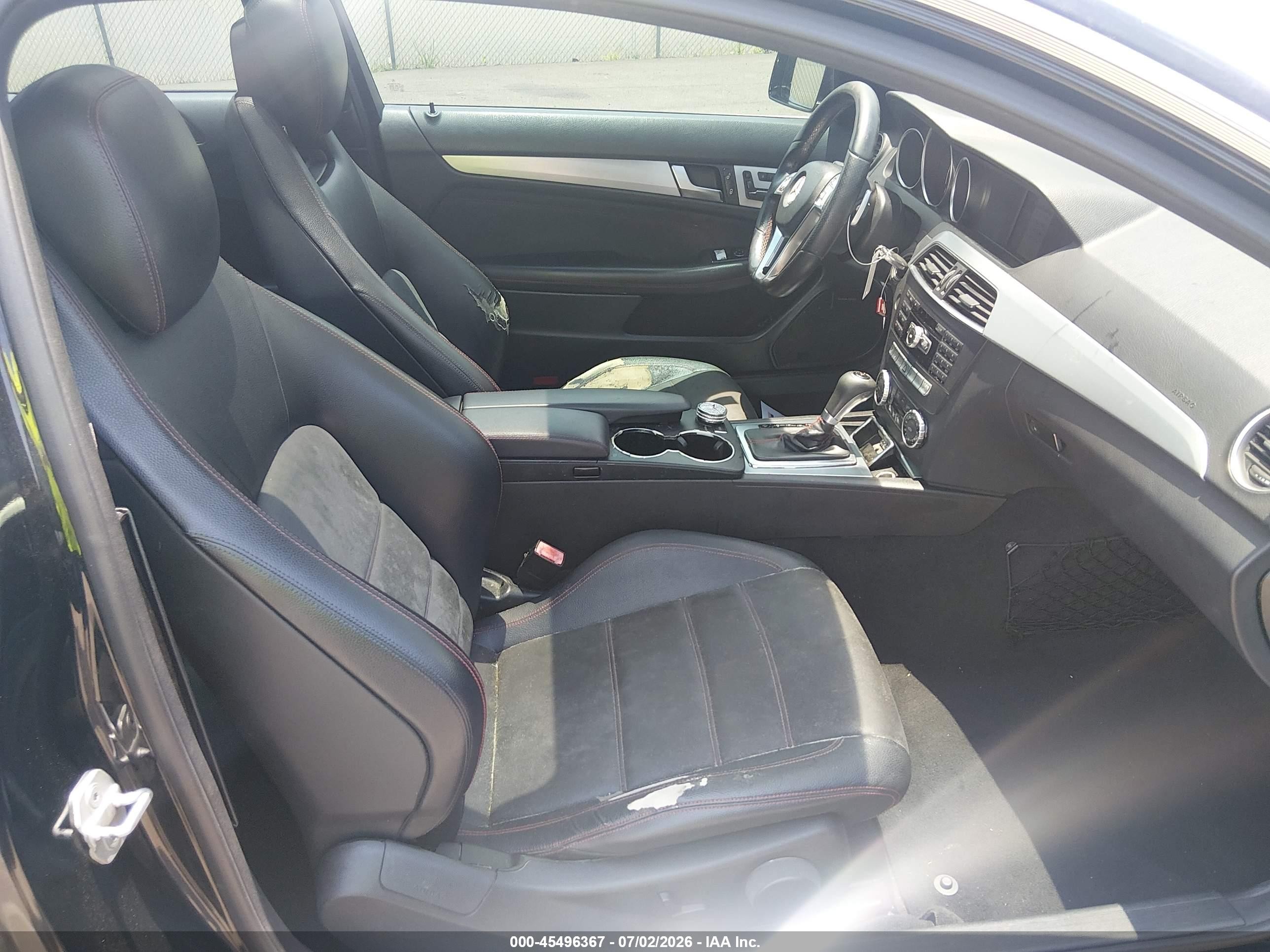 2013 Mercedes-benz C 250   Черный vin: WDDGJ4HB0DG116374