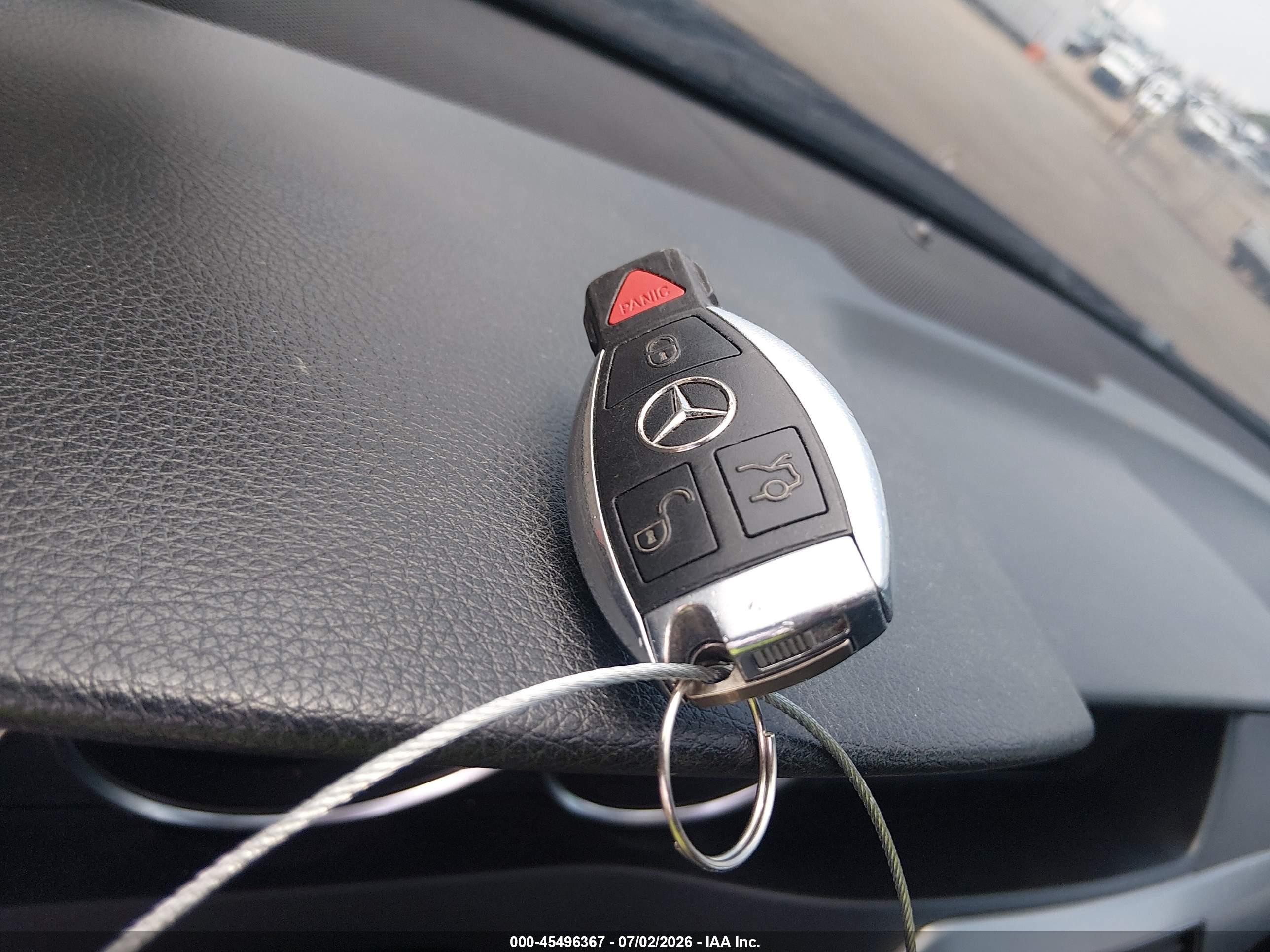 2013 Mercedes-benz C 250   Черный vin: WDDGJ4HB0DG116374