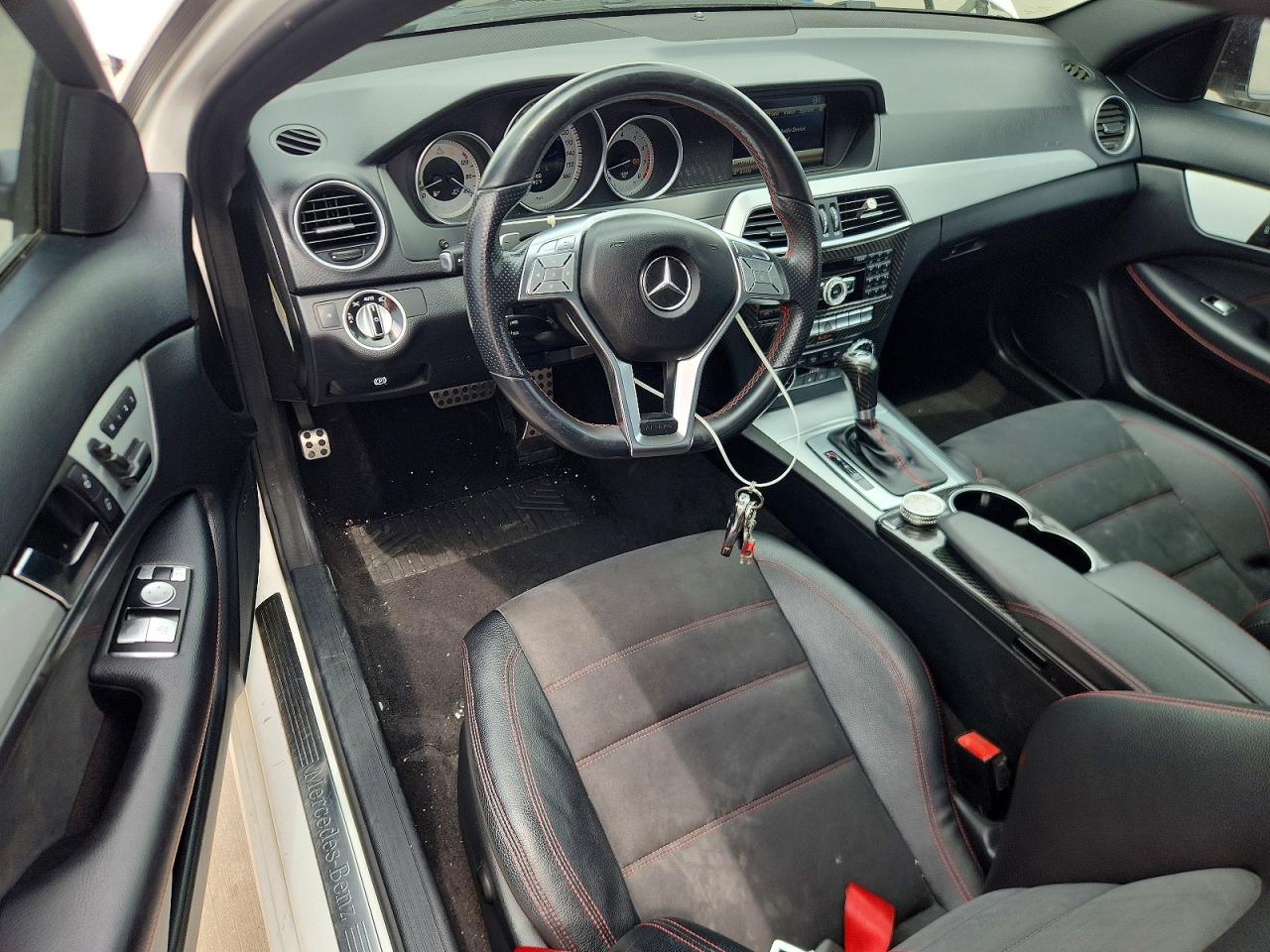 2014 Mercedes-benz C 250 White vin: WDDGJ4HB0EG265790
