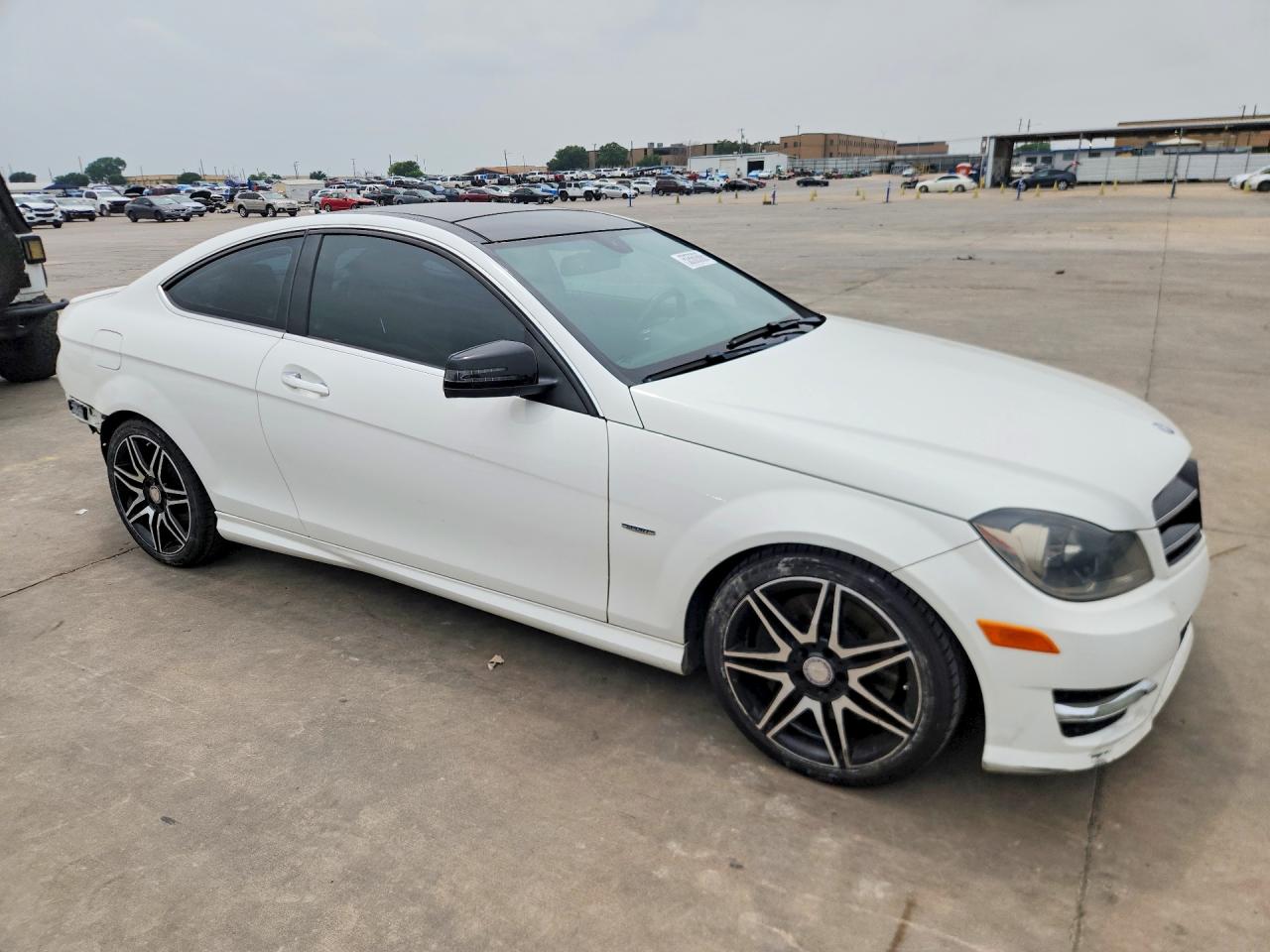 2014 Mercedes-benz C 250 White vin: WDDGJ4HB0EG265790