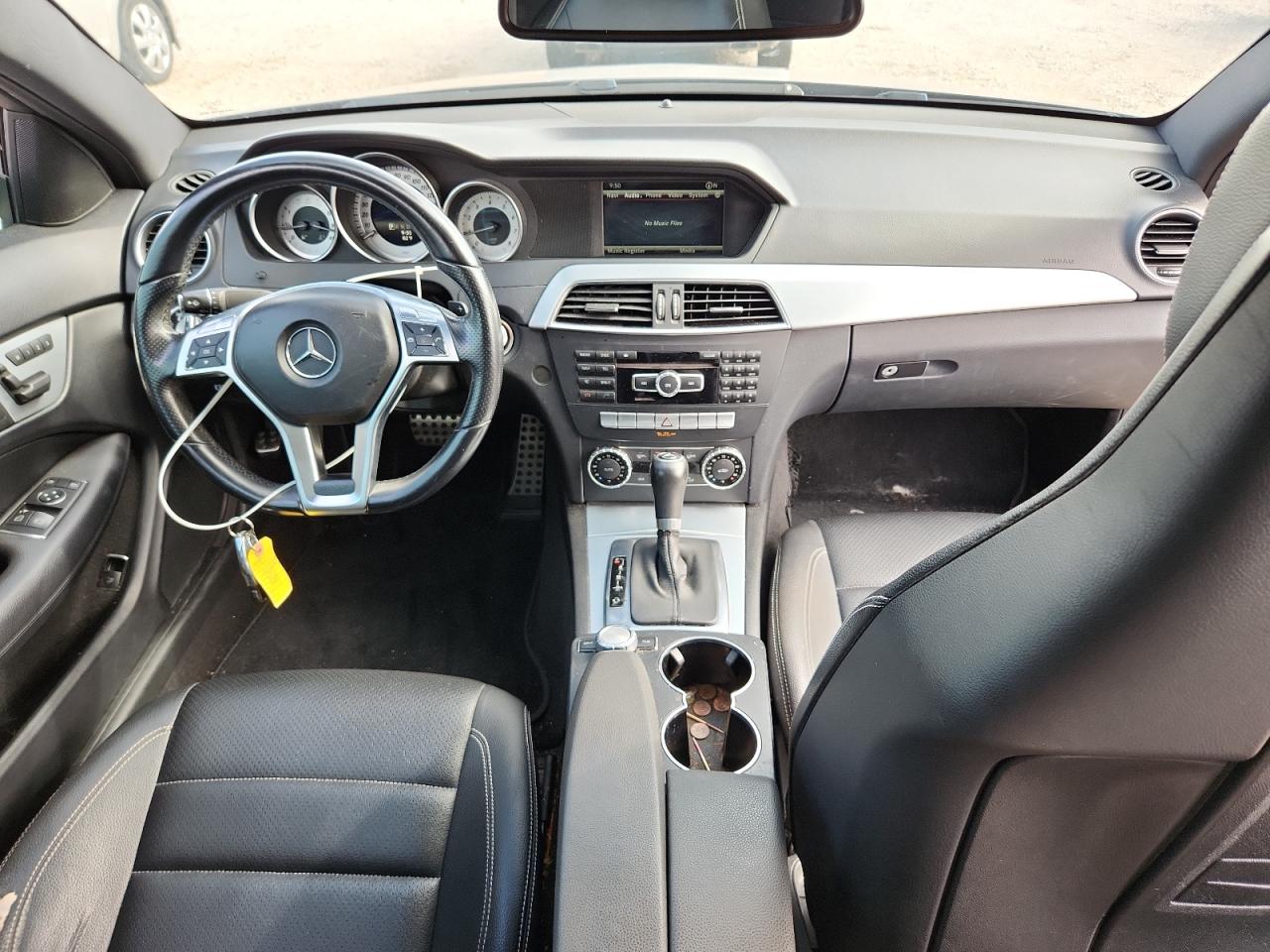 2014 Mercedes-benz C 250 Черный vin: WDDGJ4HB0EG287983