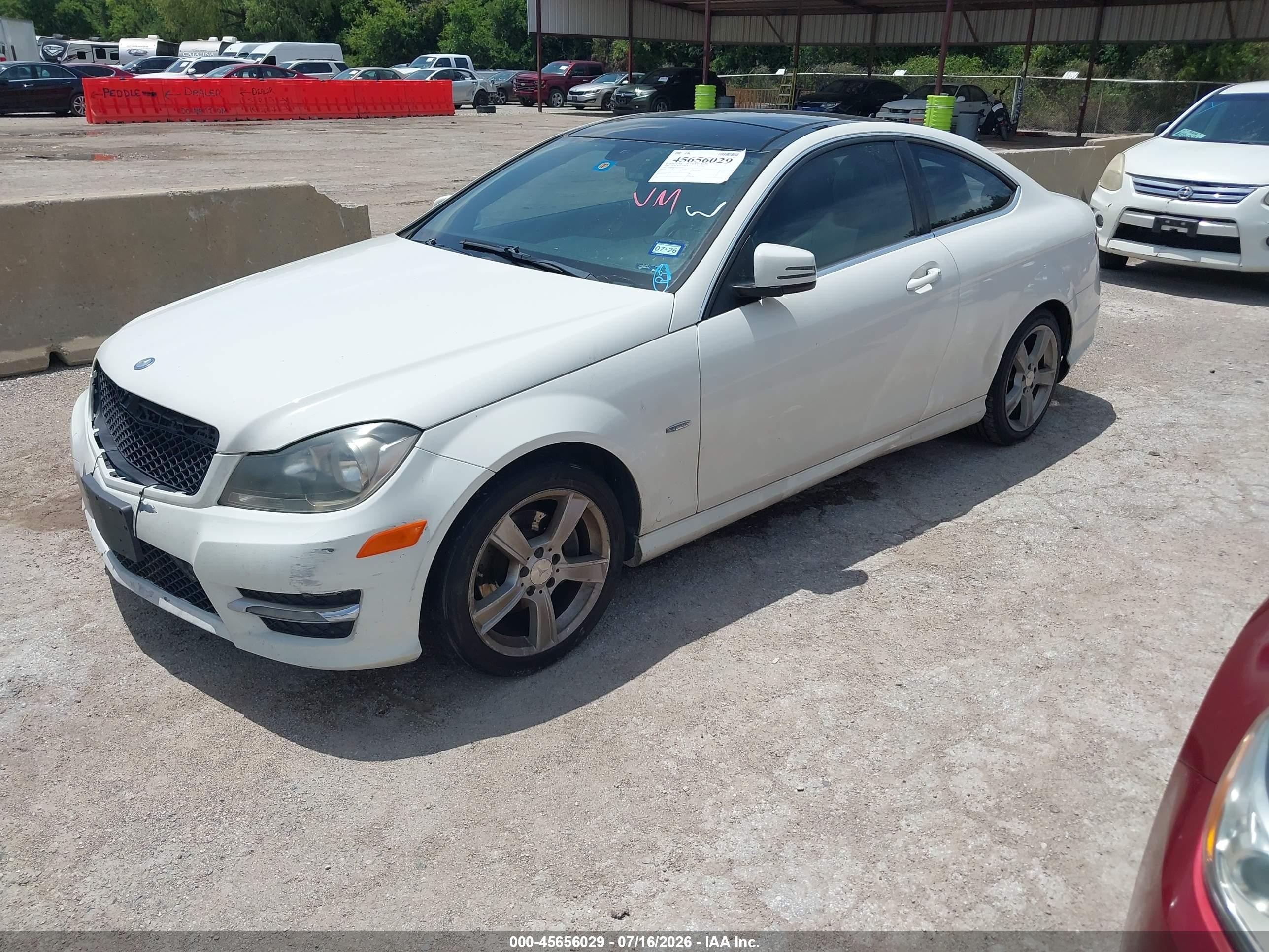 2012 Mercedes-benz C 250   Белый vin: WDDGJ4HB1CF752757