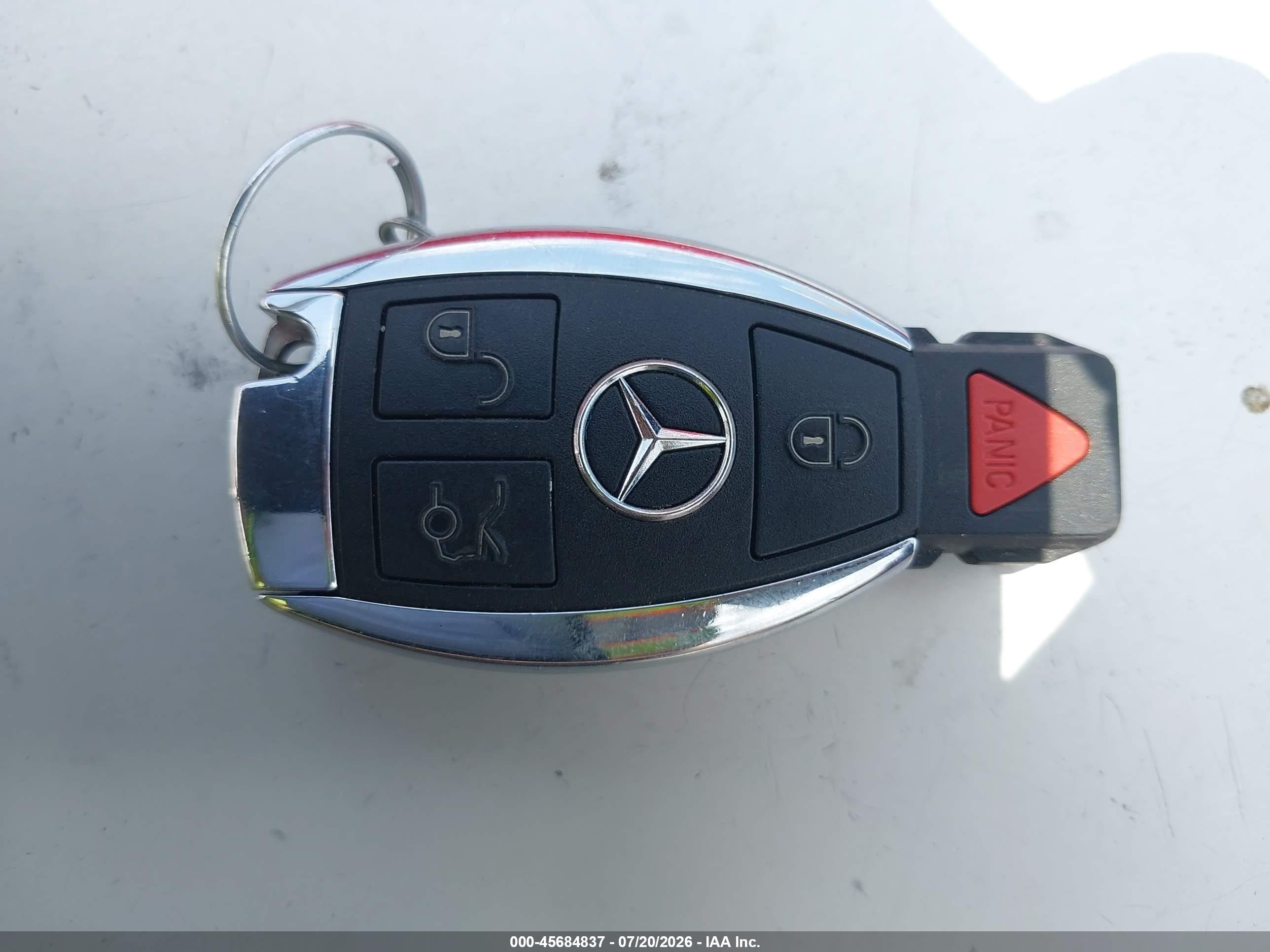 2012 Mercedes-benz C 250   Blue vin: WDDGJ4HB1CF873546