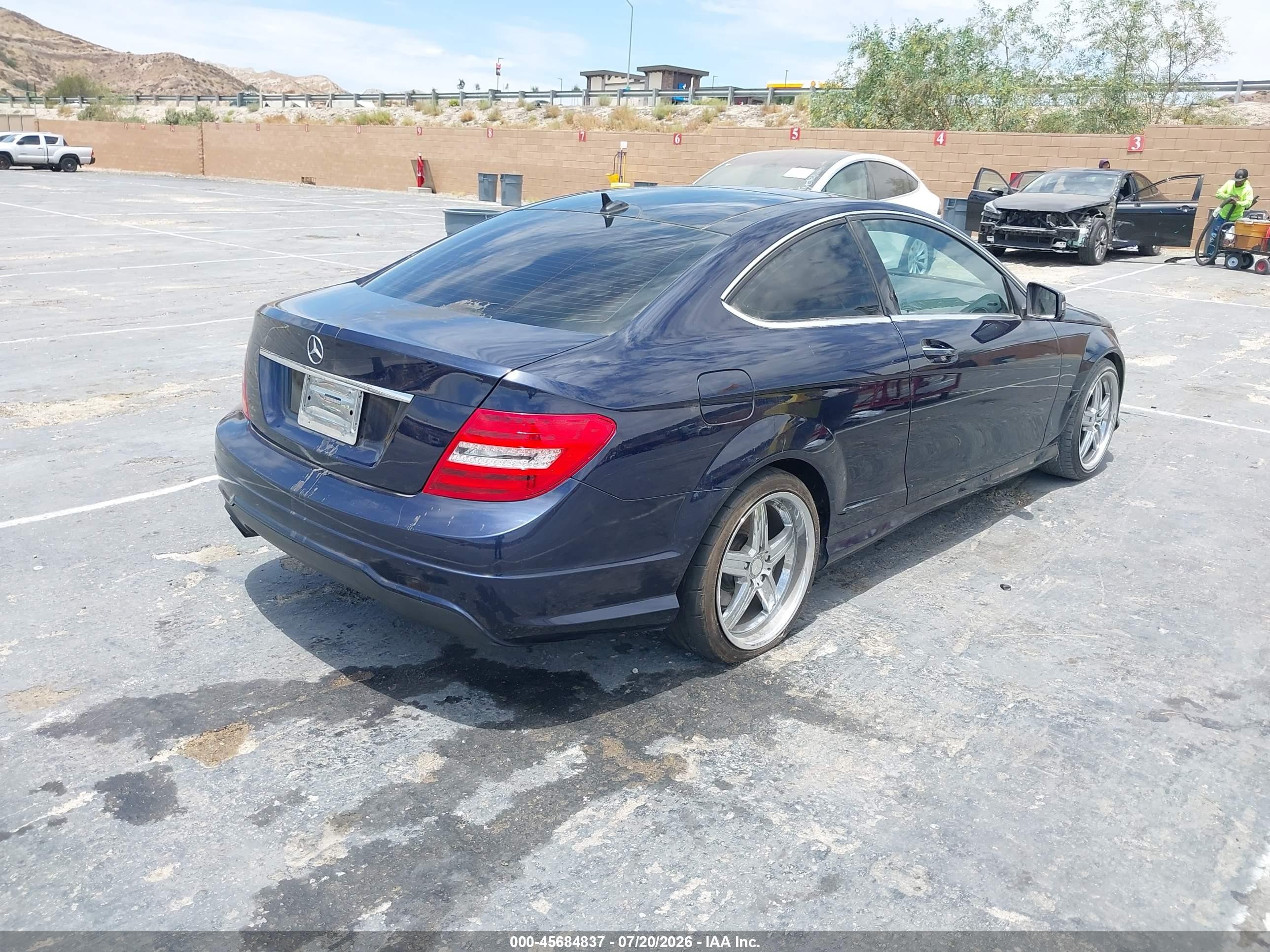 2012 Mercedes-benz C 250   Blue vin: WDDGJ4HB1CF873546
