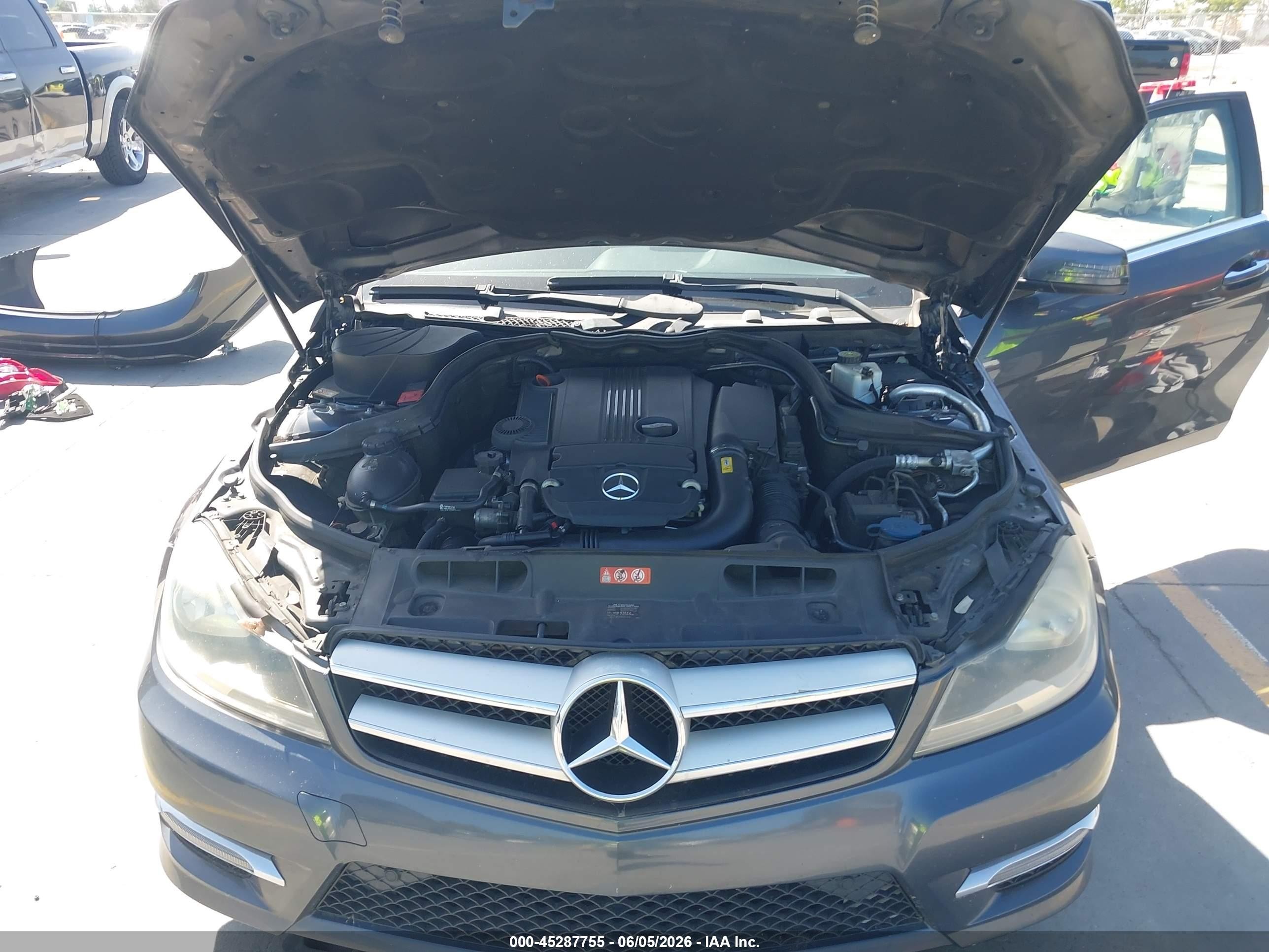 2013 Mercedes-benz C 250   Gray vin: WDDGJ4HB1DF950577