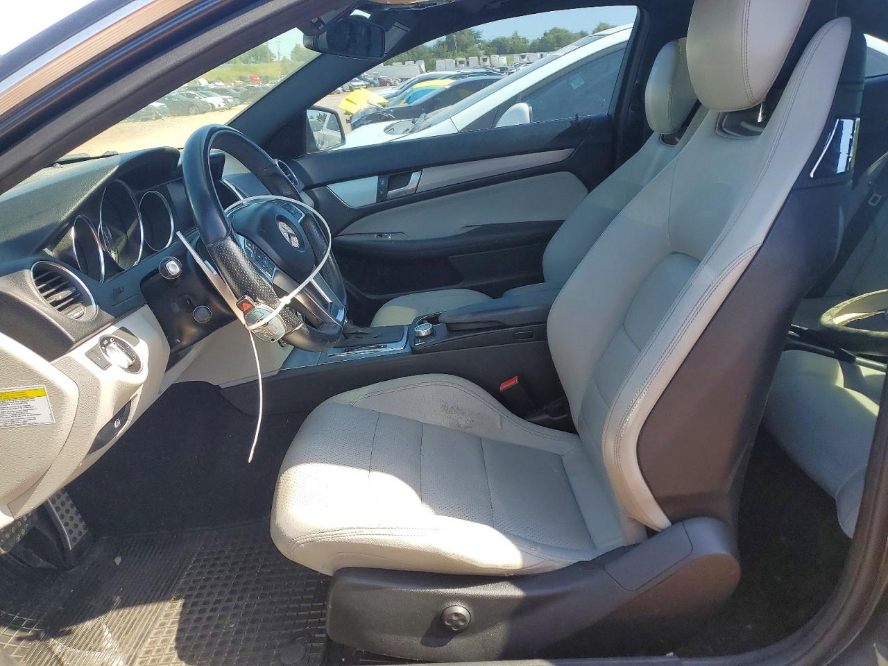 2013 Mercedes-benz C 250 Blue vin: WDDGJ4HB1DF985054